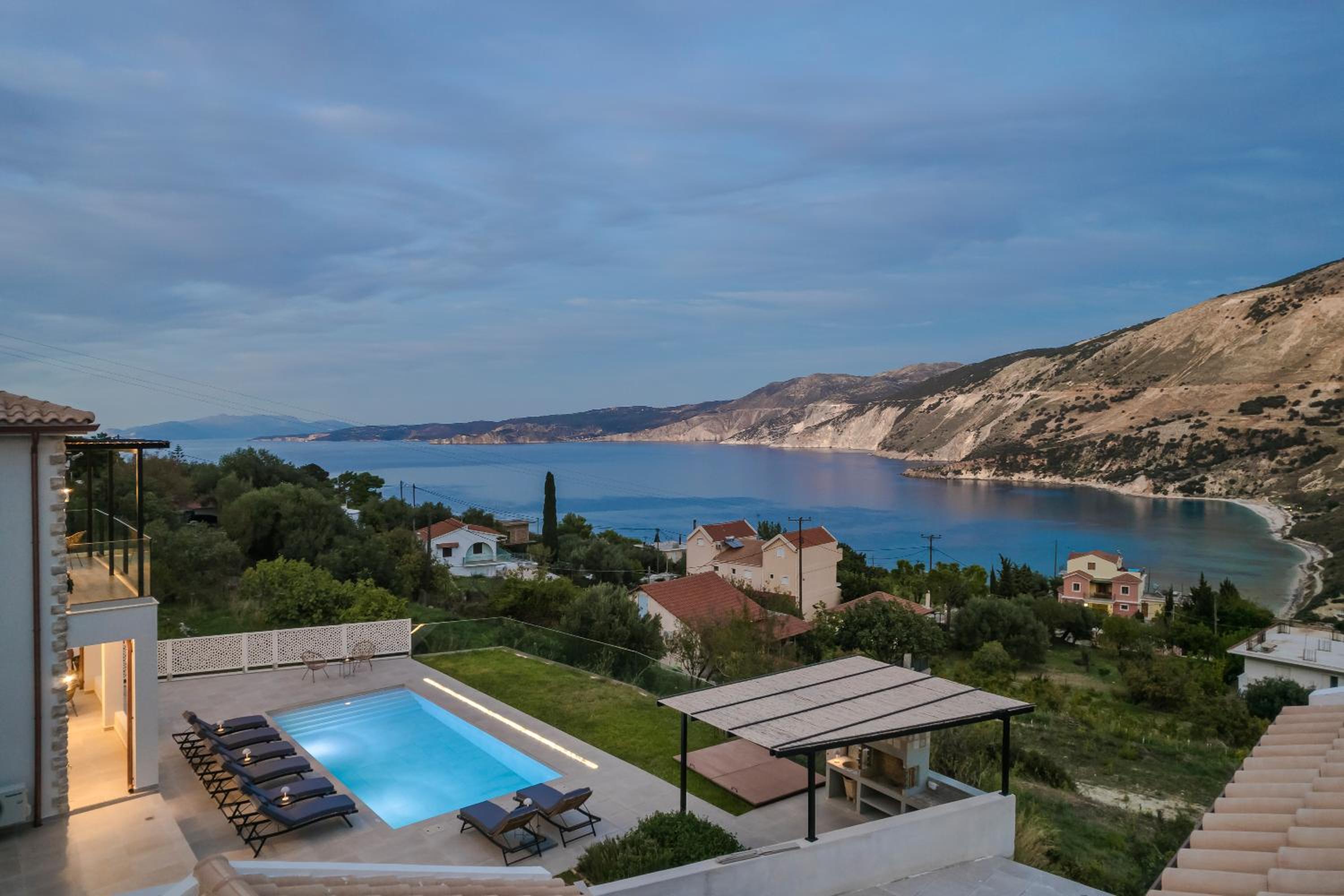 aZOLAki Suites