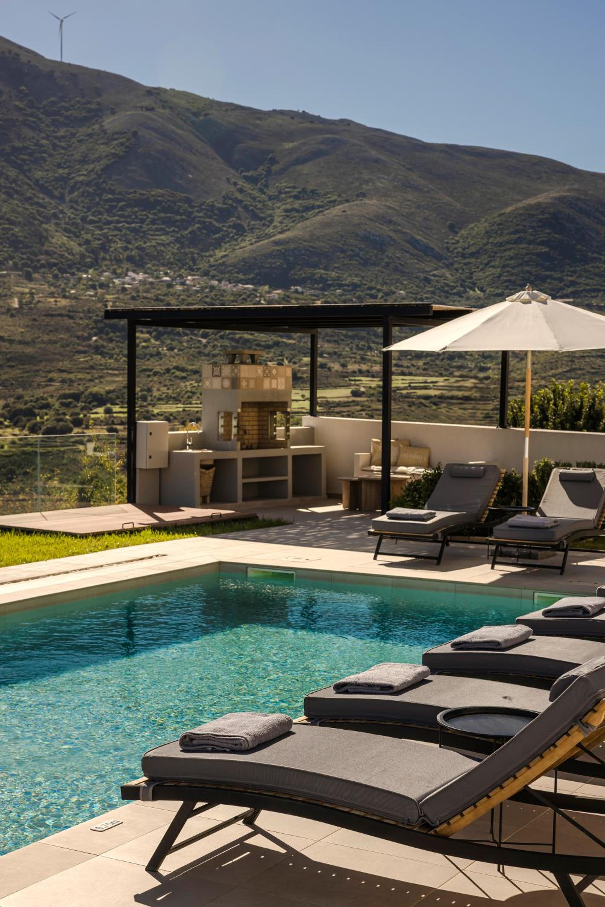 aZOLAki Suites