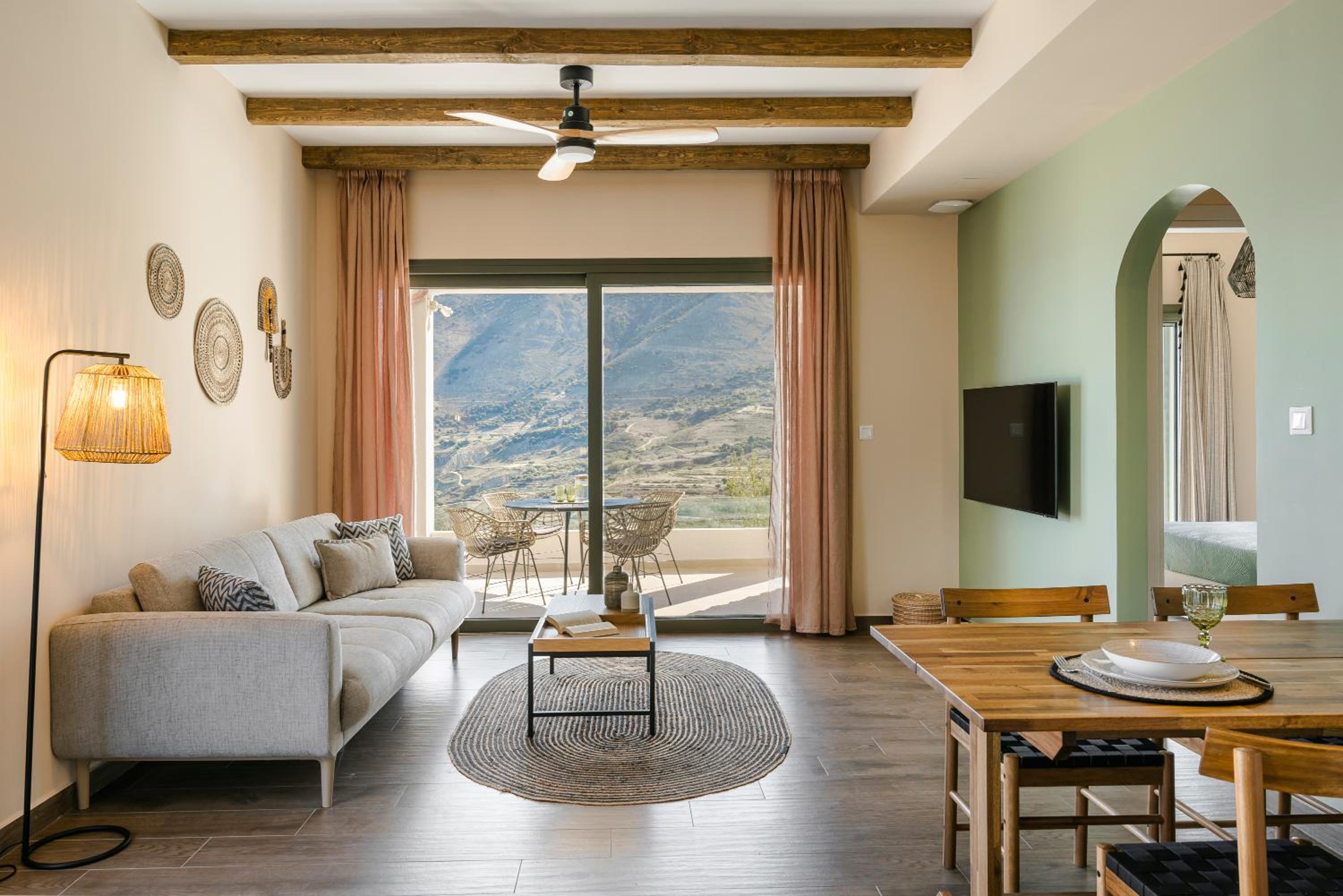 aZOLAki Suites