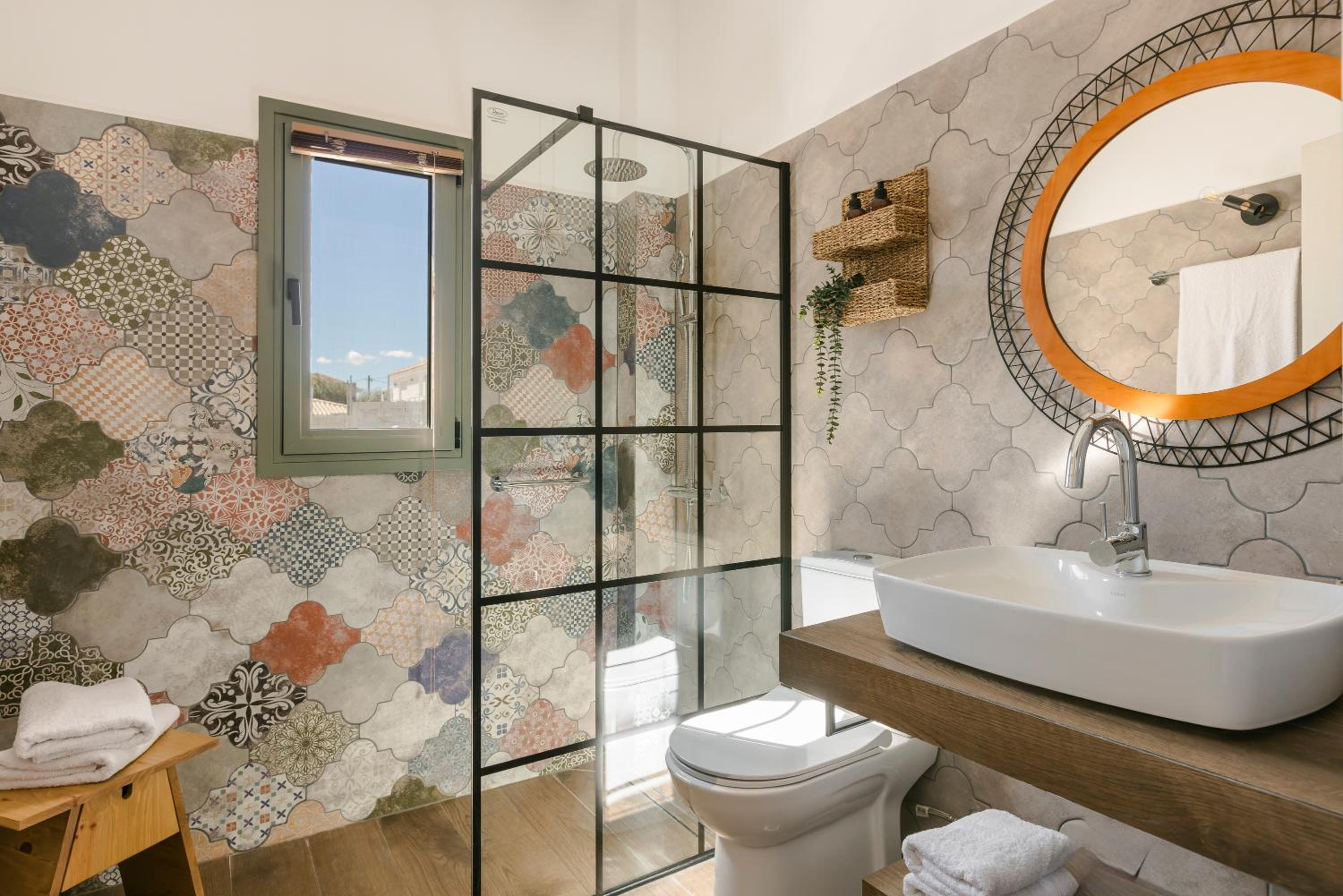 aZOLAki Suites
