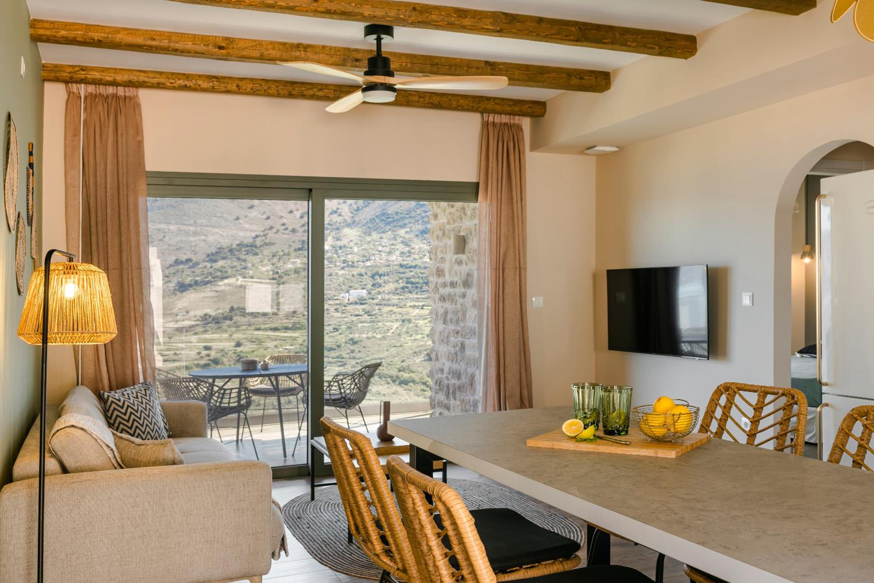 aZOLAki Suites