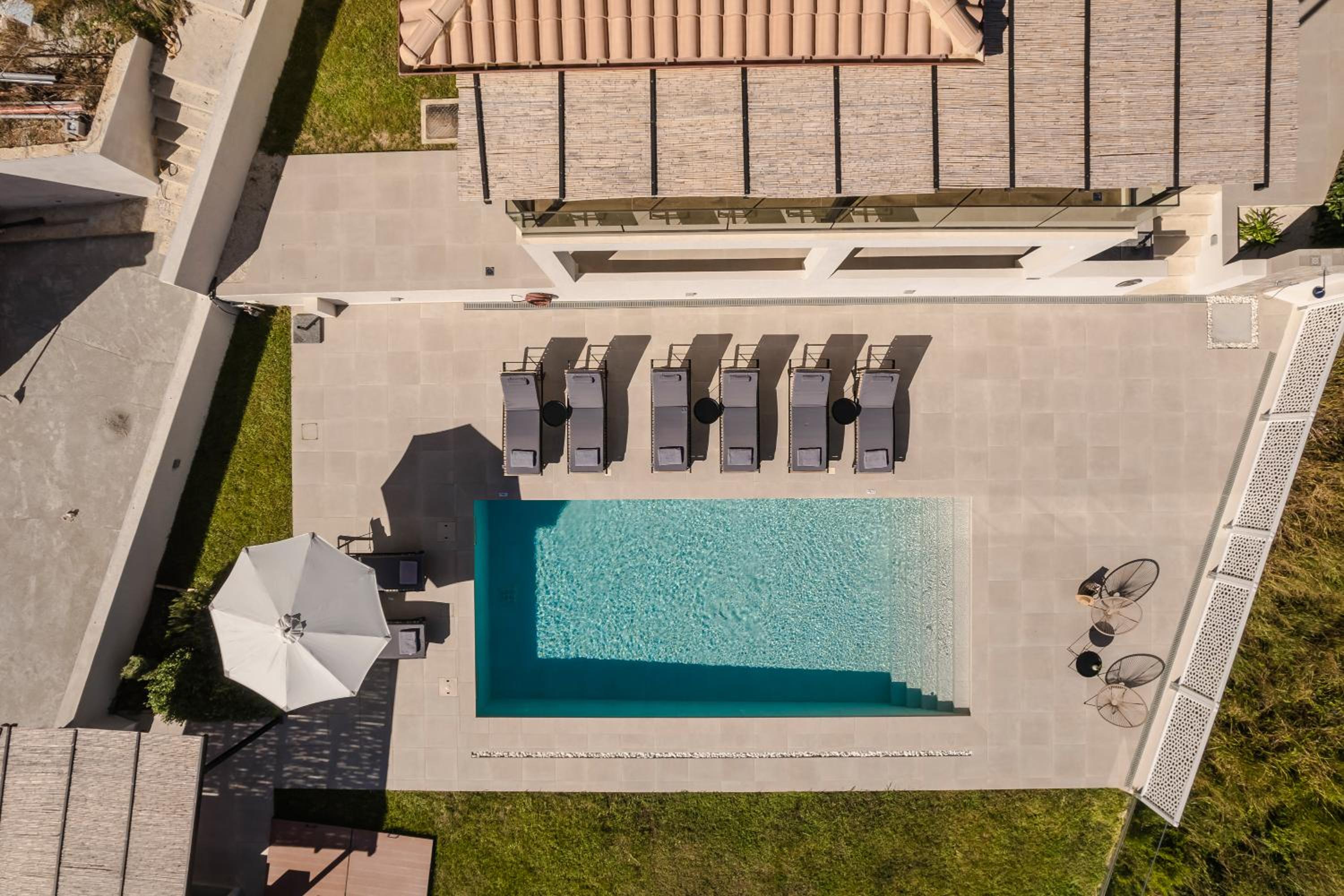 aZOLAki Suites