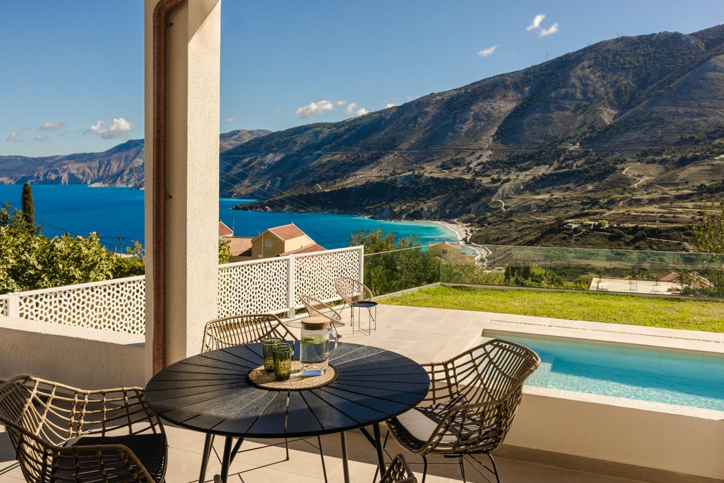aZOLAki Suites