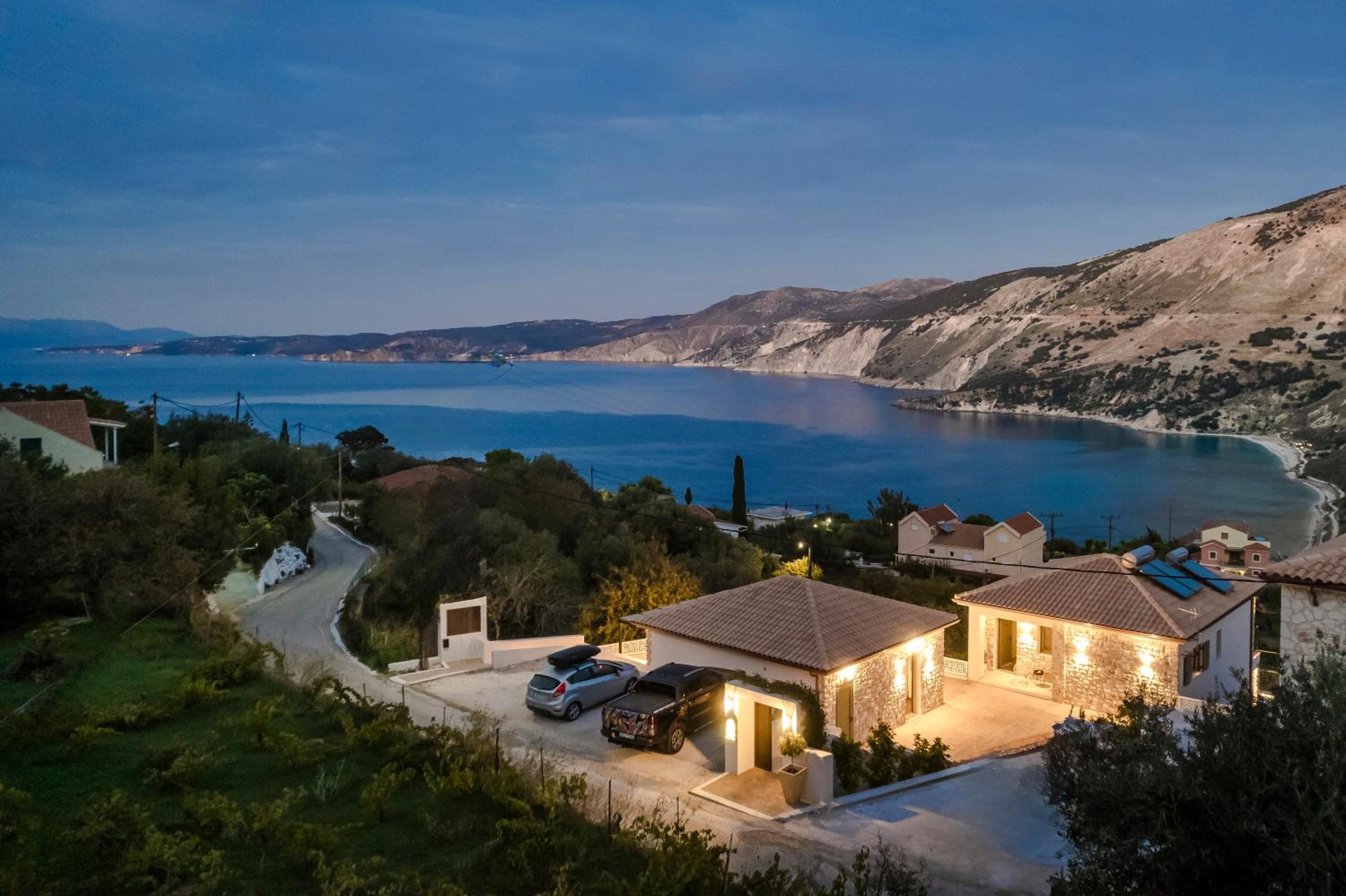 aZOLAki Suites