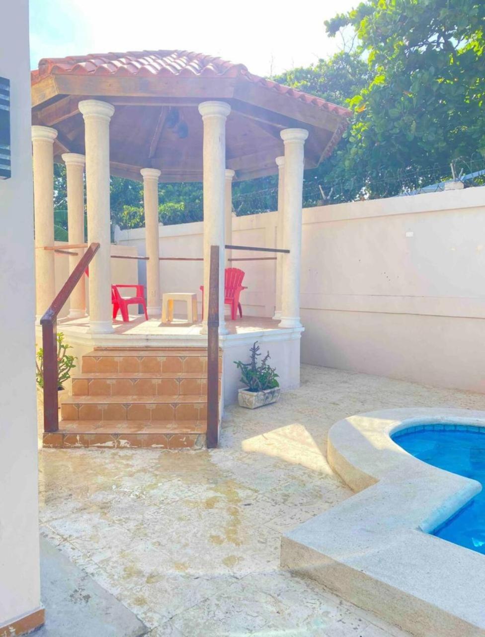 Villa familiar con vista al océano
