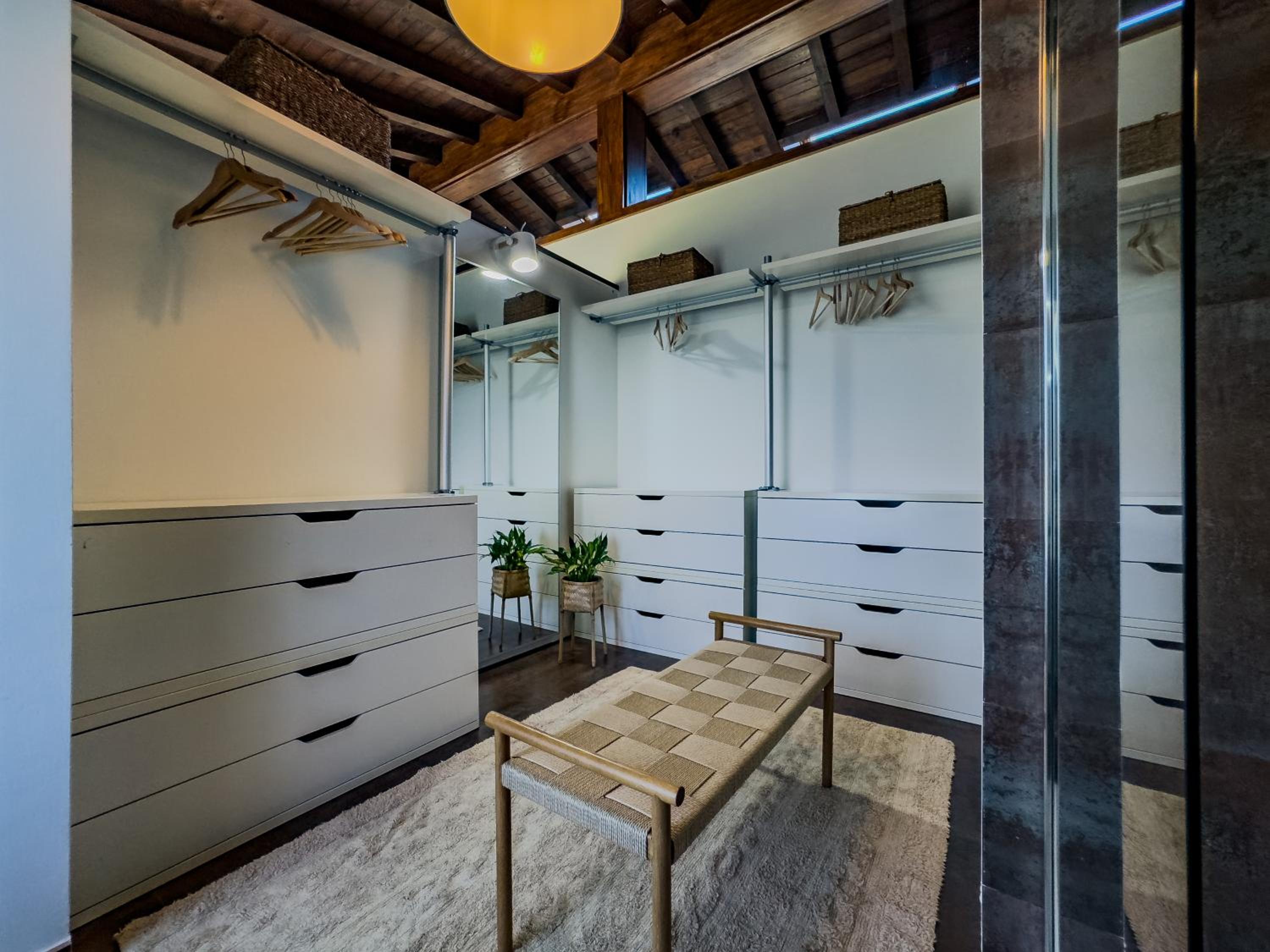 La Carrera, villa moderna con piscina privada en Mogro Cantabria