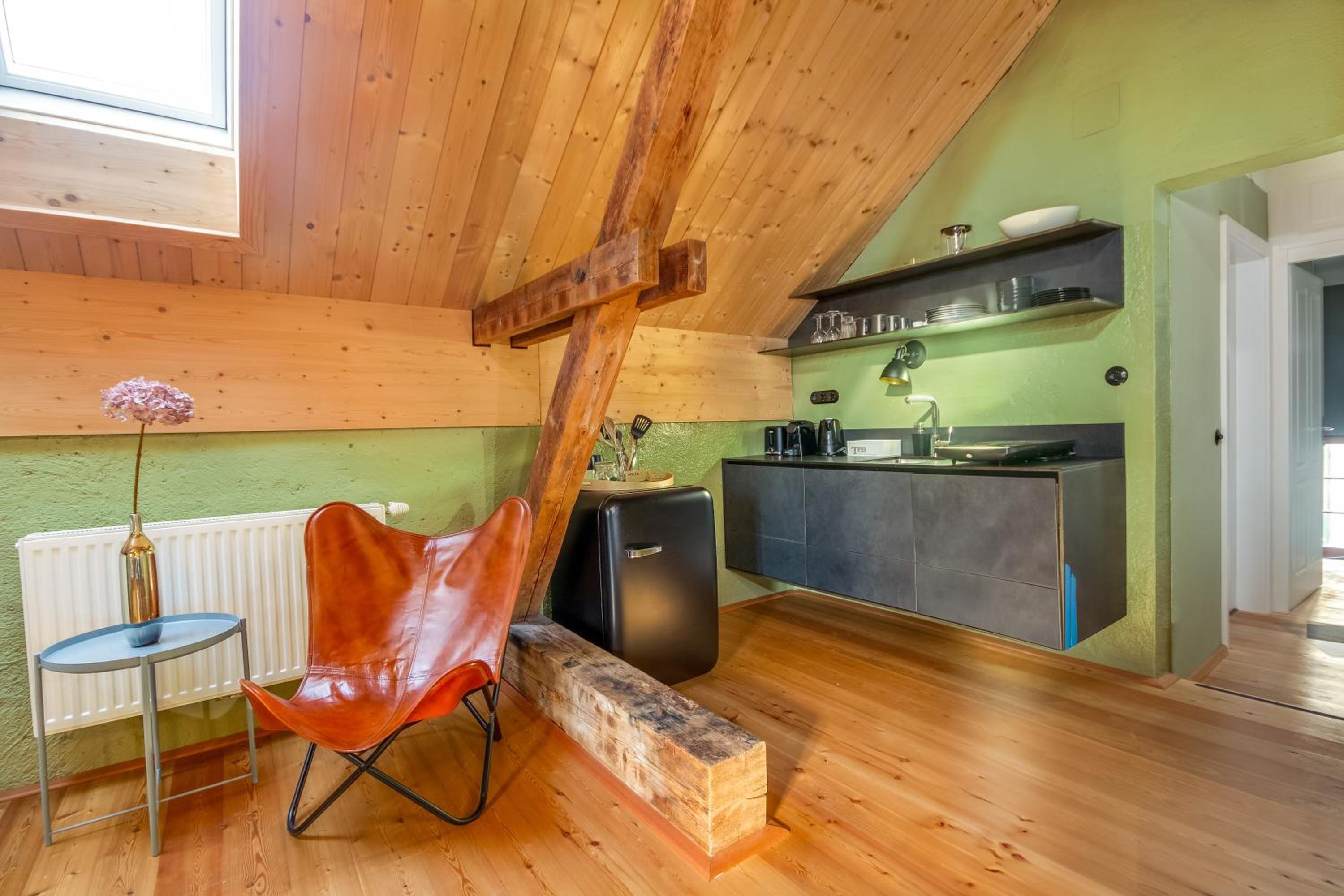 Großes City-Loft - Schwingstuhl & Sterne