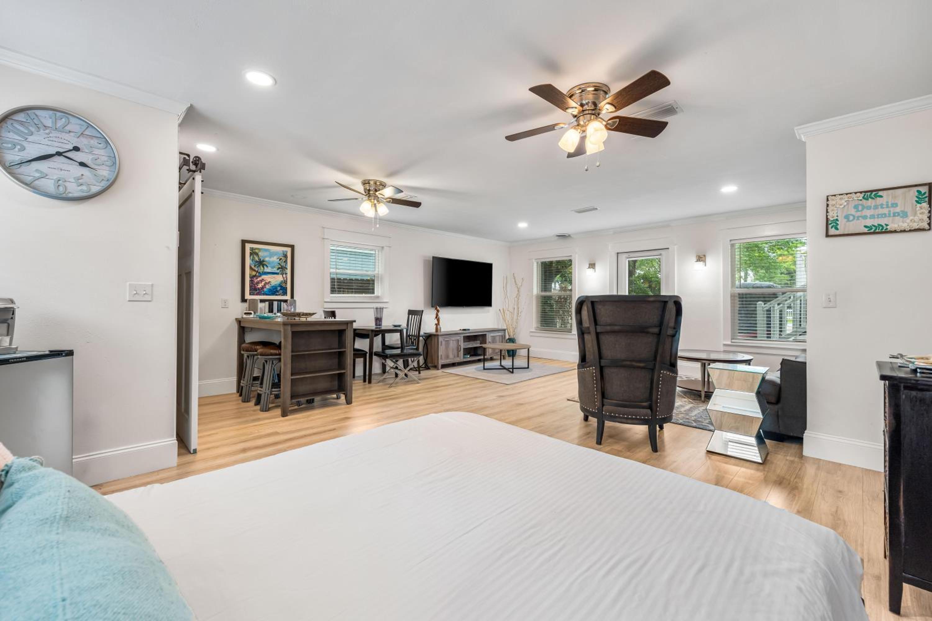 Destin Dreaming -Crystal Beach-Pool-Golf Cart-Carriage House