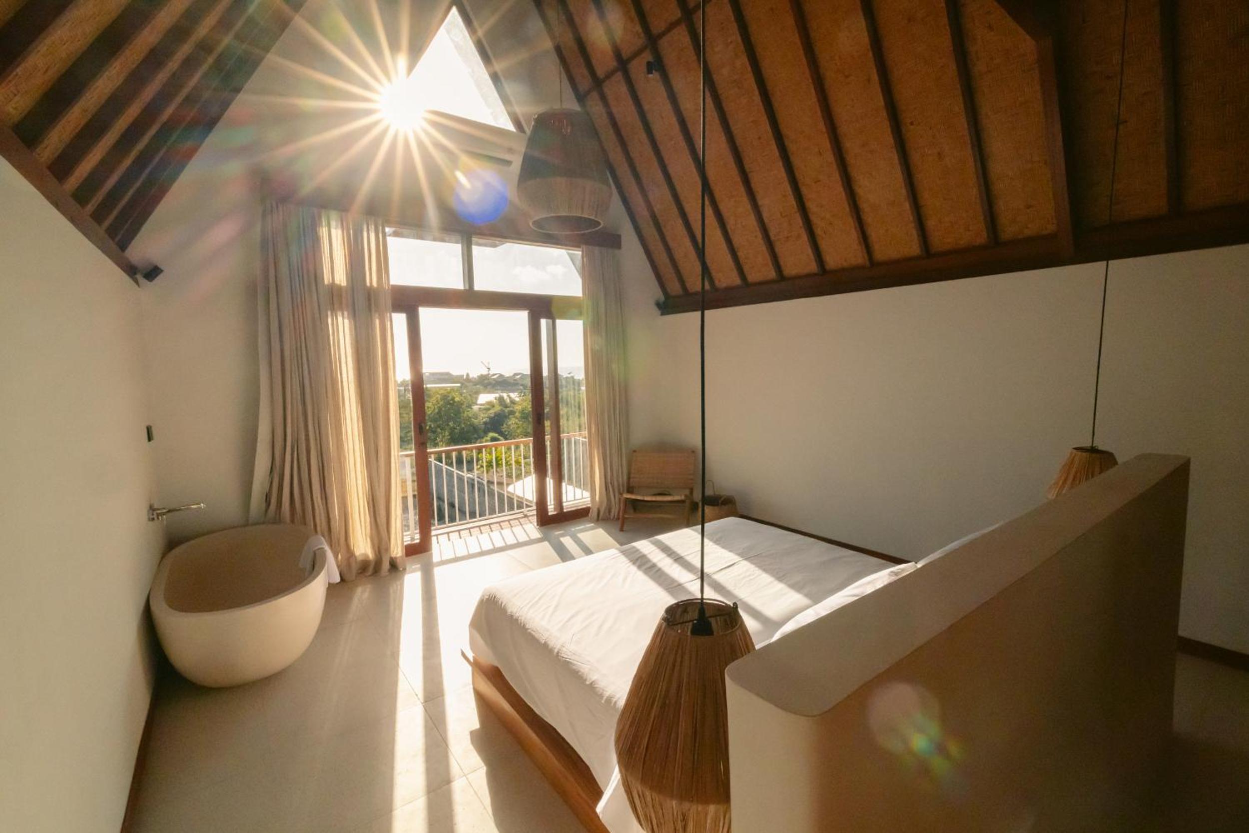 Treetop 2 - Scenic Bingin villa w master loft & sunrise views view 2