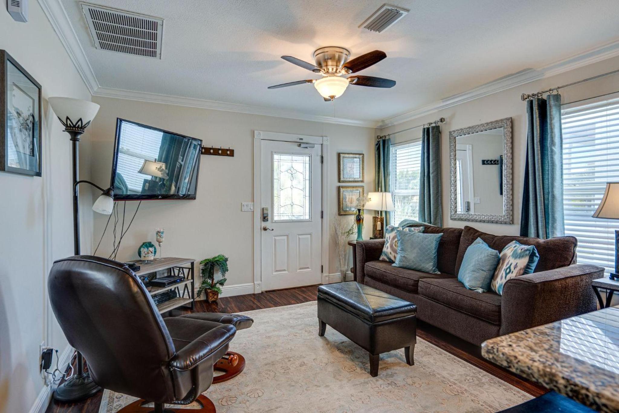 Destin Dreaming -Crystal Beach-Pool-Golf Cart-Carriage House
