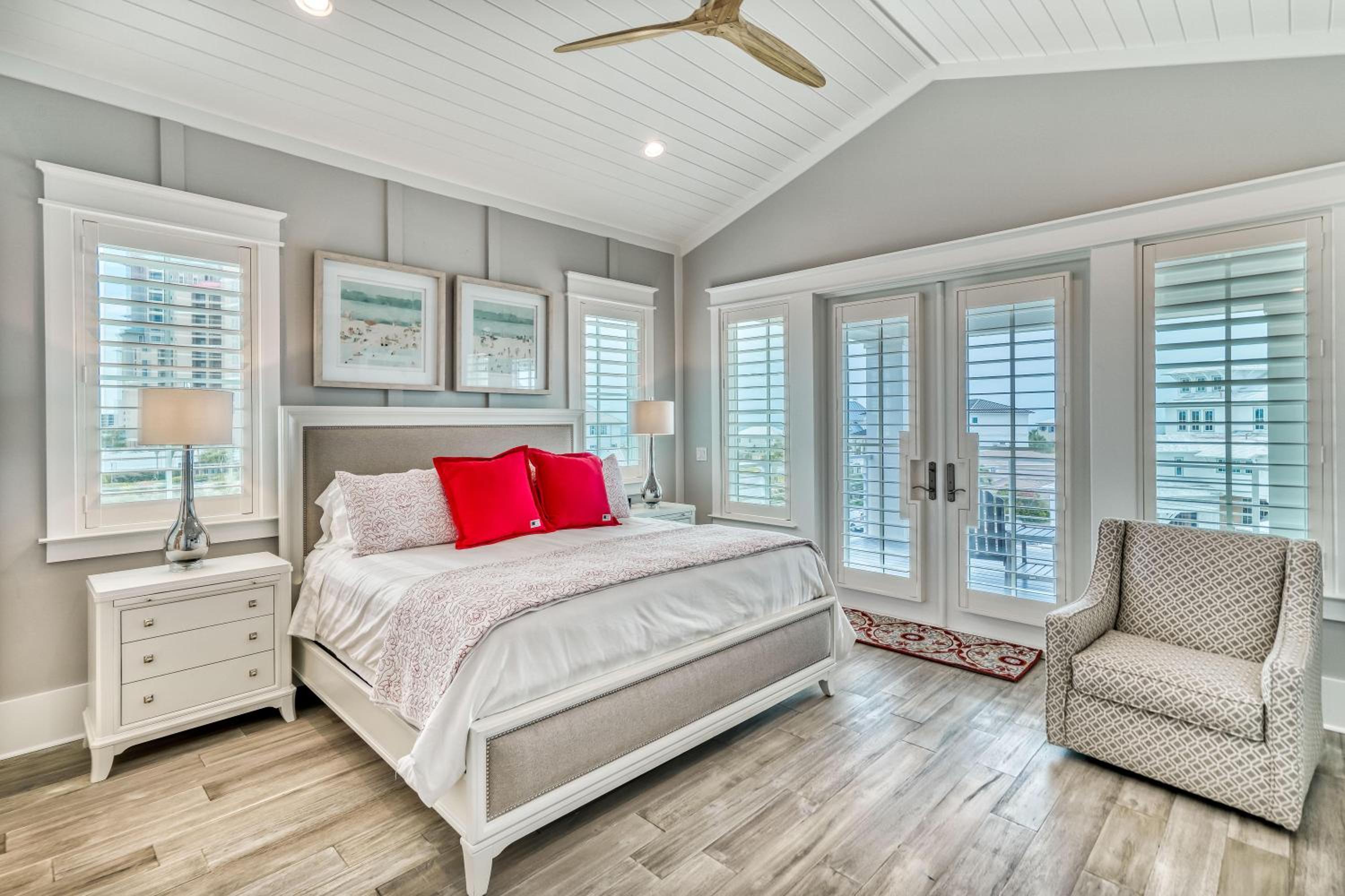 Glam Clam-Gated Beach- Private Pool & Spa