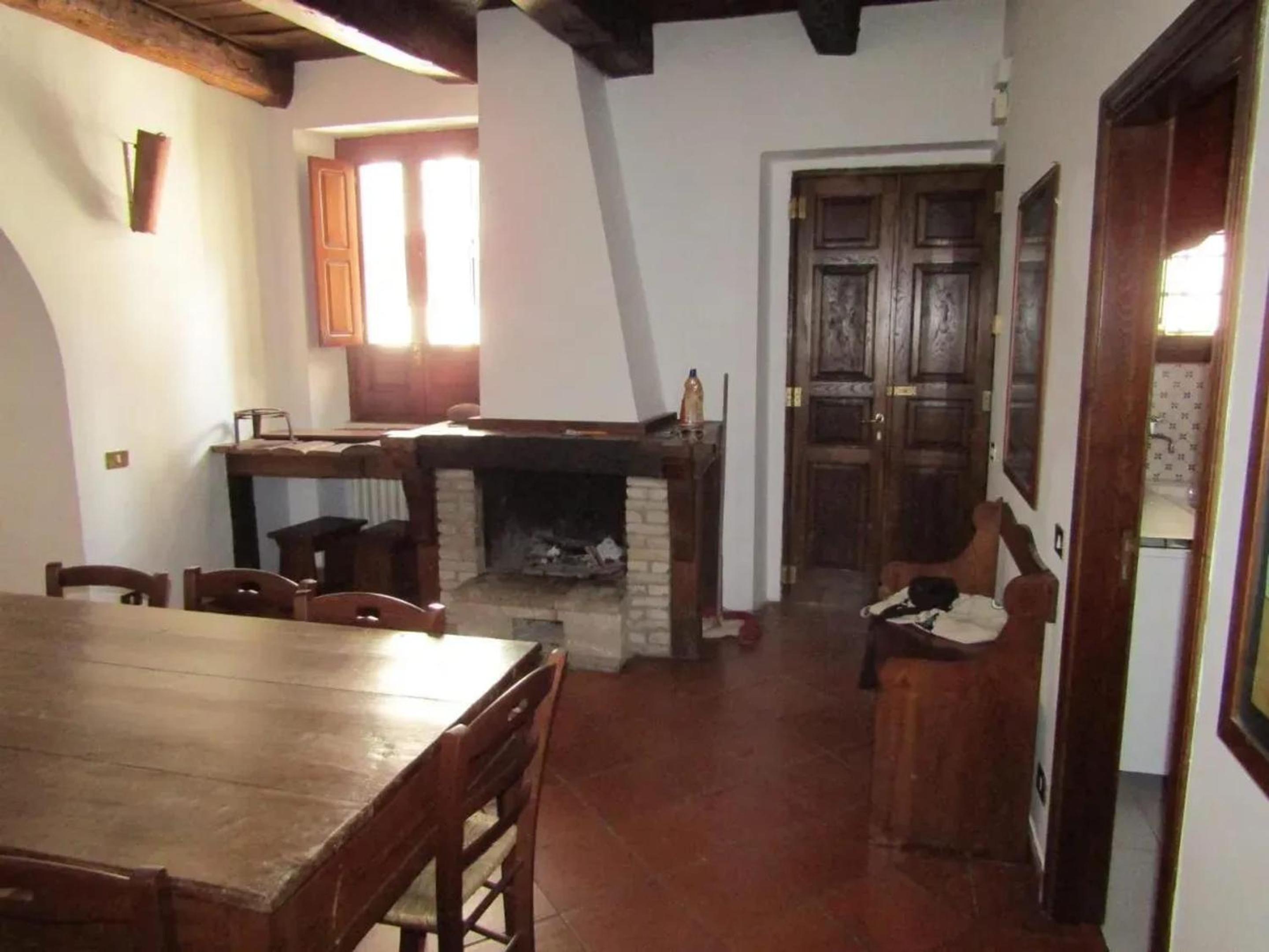Cozy house in Mendicino, 70m² with fireplace view 3