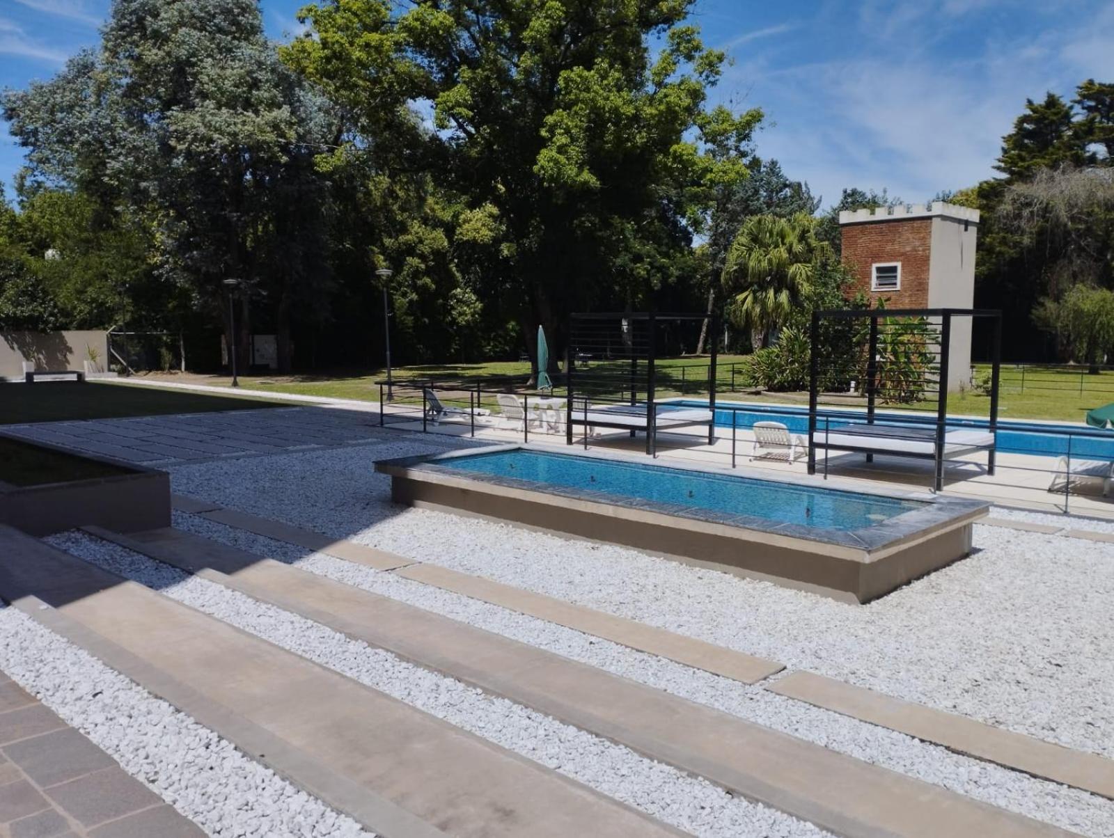 Canning Park premium apartment for 4