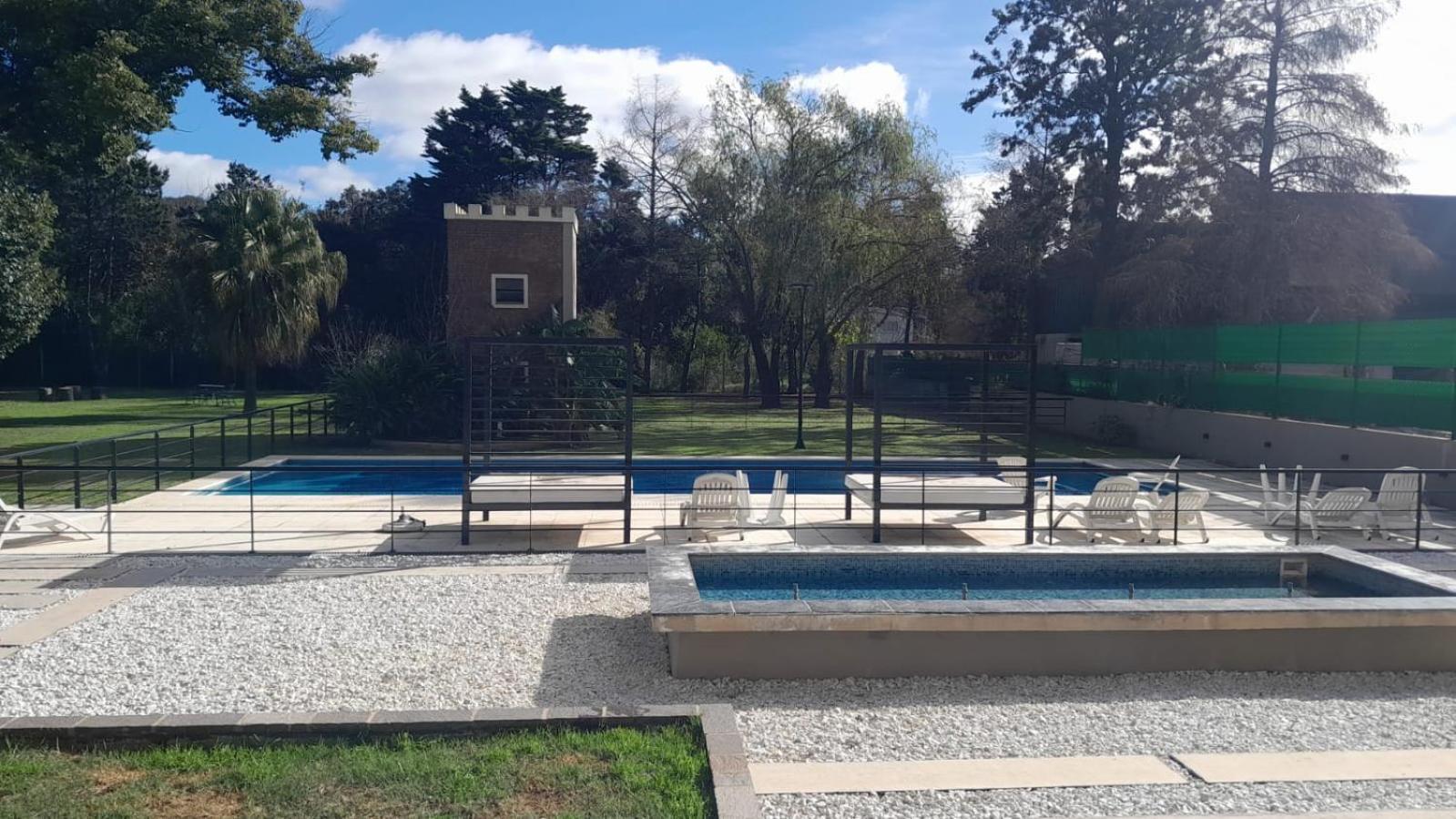 Canning Park premium apartment for 4