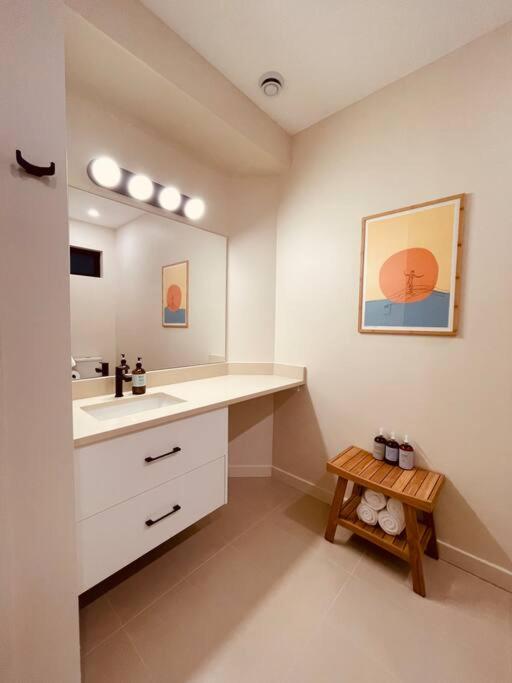 Calmwater Retreat New 2 br Hot Tub