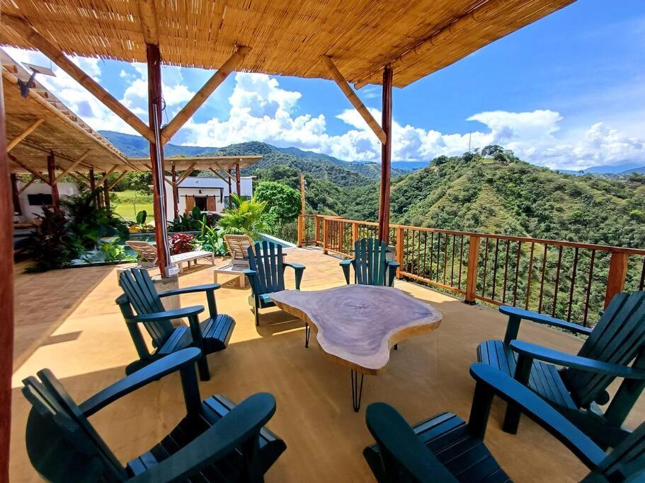 Vista preciosa-clima cálido-calma-pueblo histórico