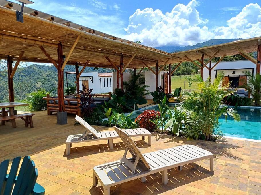 Vista preciosa-clima cálido-calma-pueblo histórico