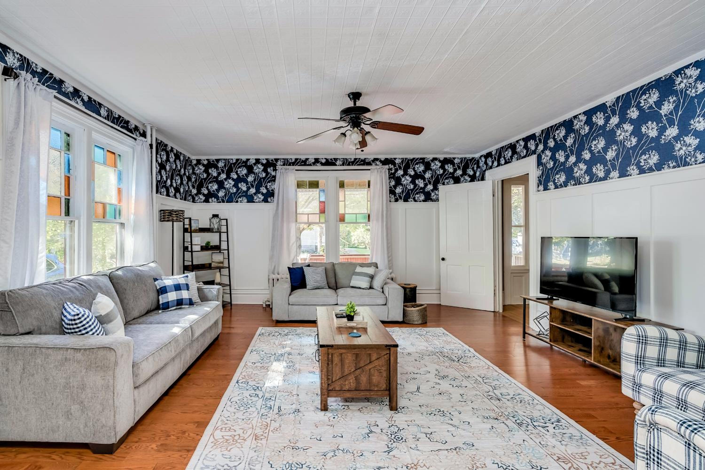 Downtown Spacious Family Oasis