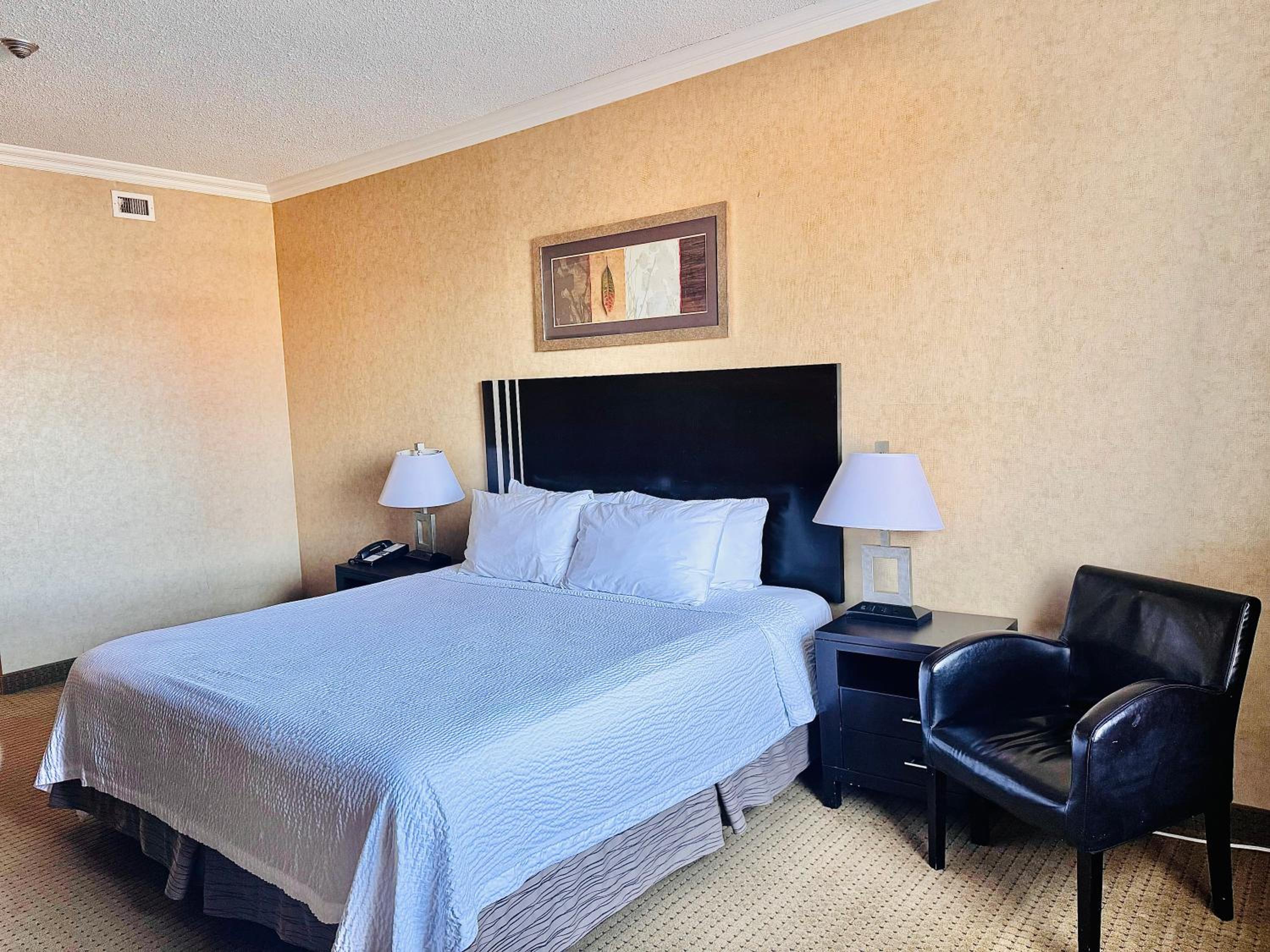 Prince Albert Vacations - Travelodge by Wyndham Prince Albert - Property Image 17