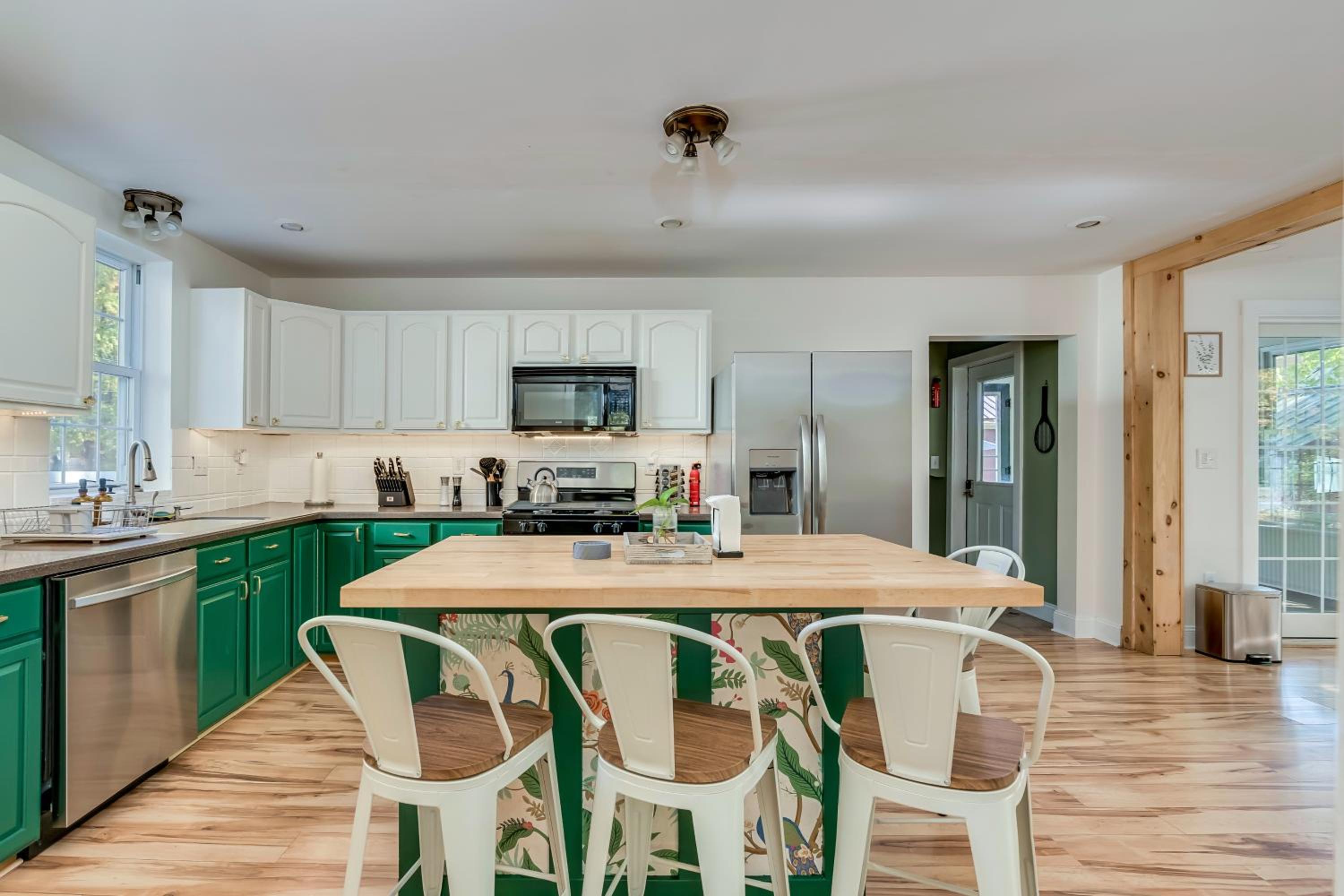 Downtown Spacious Family Oasis