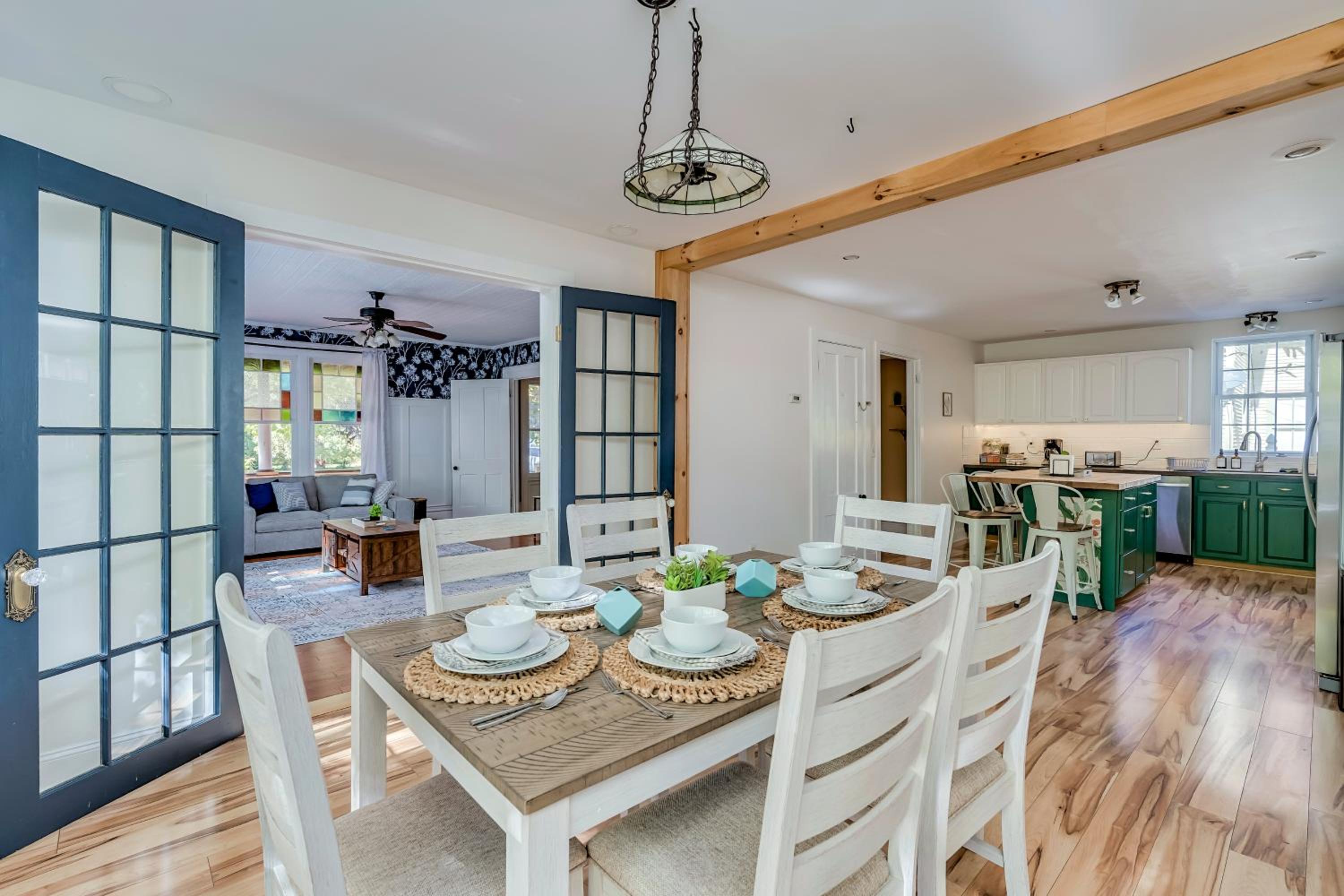 Downtown Spacious Family Oasis