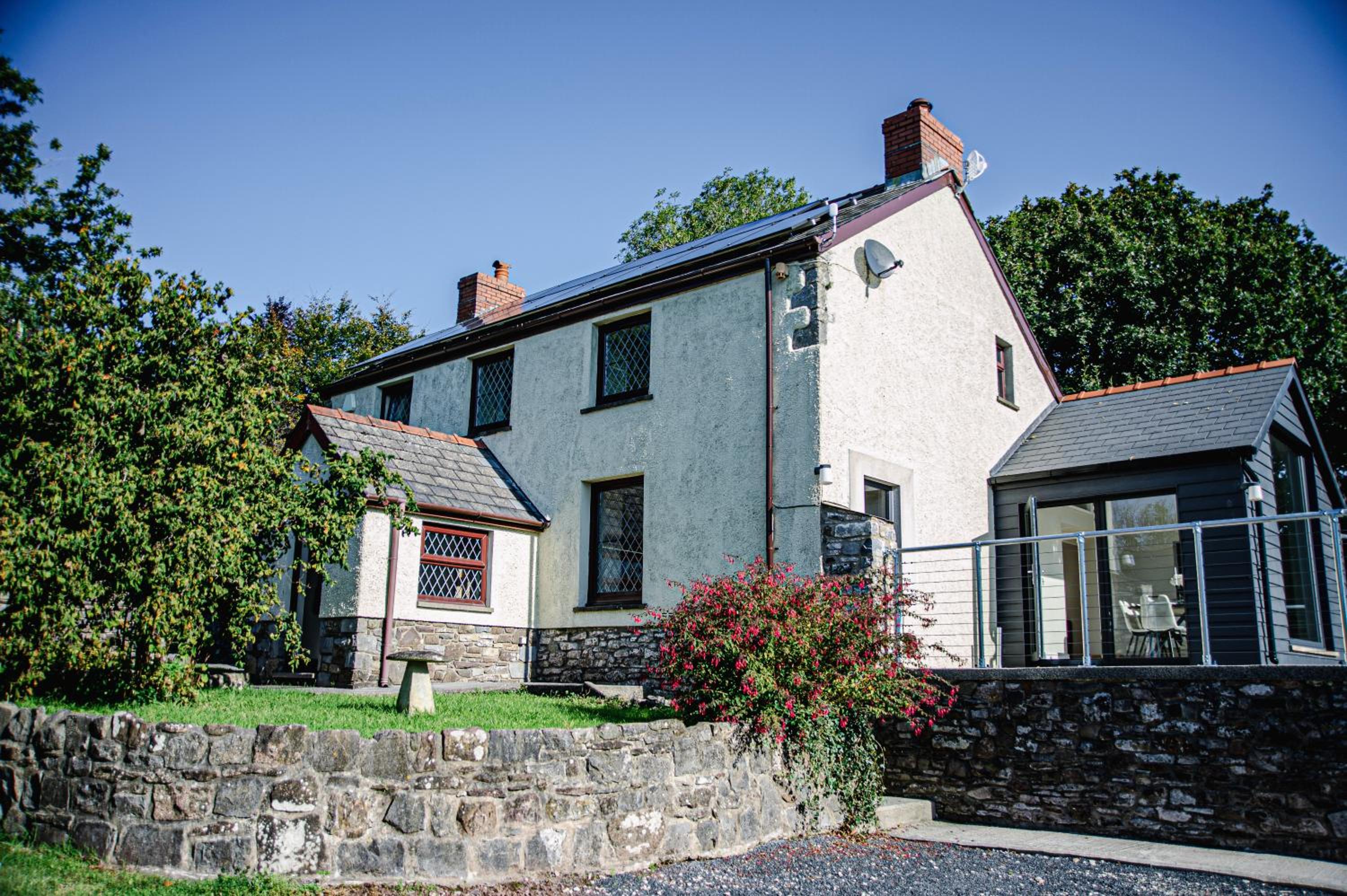 Luxe Farmhouse Getaway in Carmarthenshire