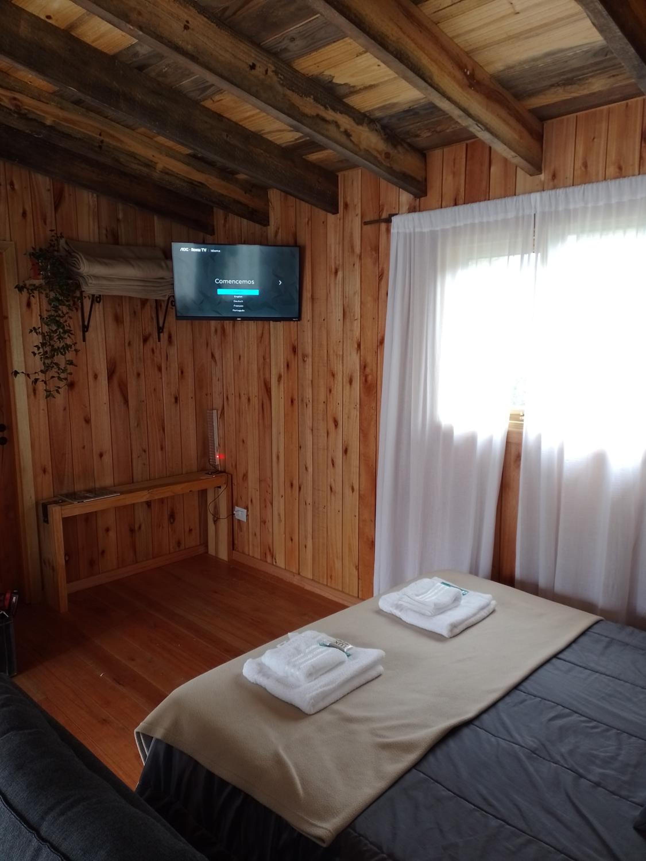 Mini Casa en la montaña con vista a la CASCADA- Andes Alquileres