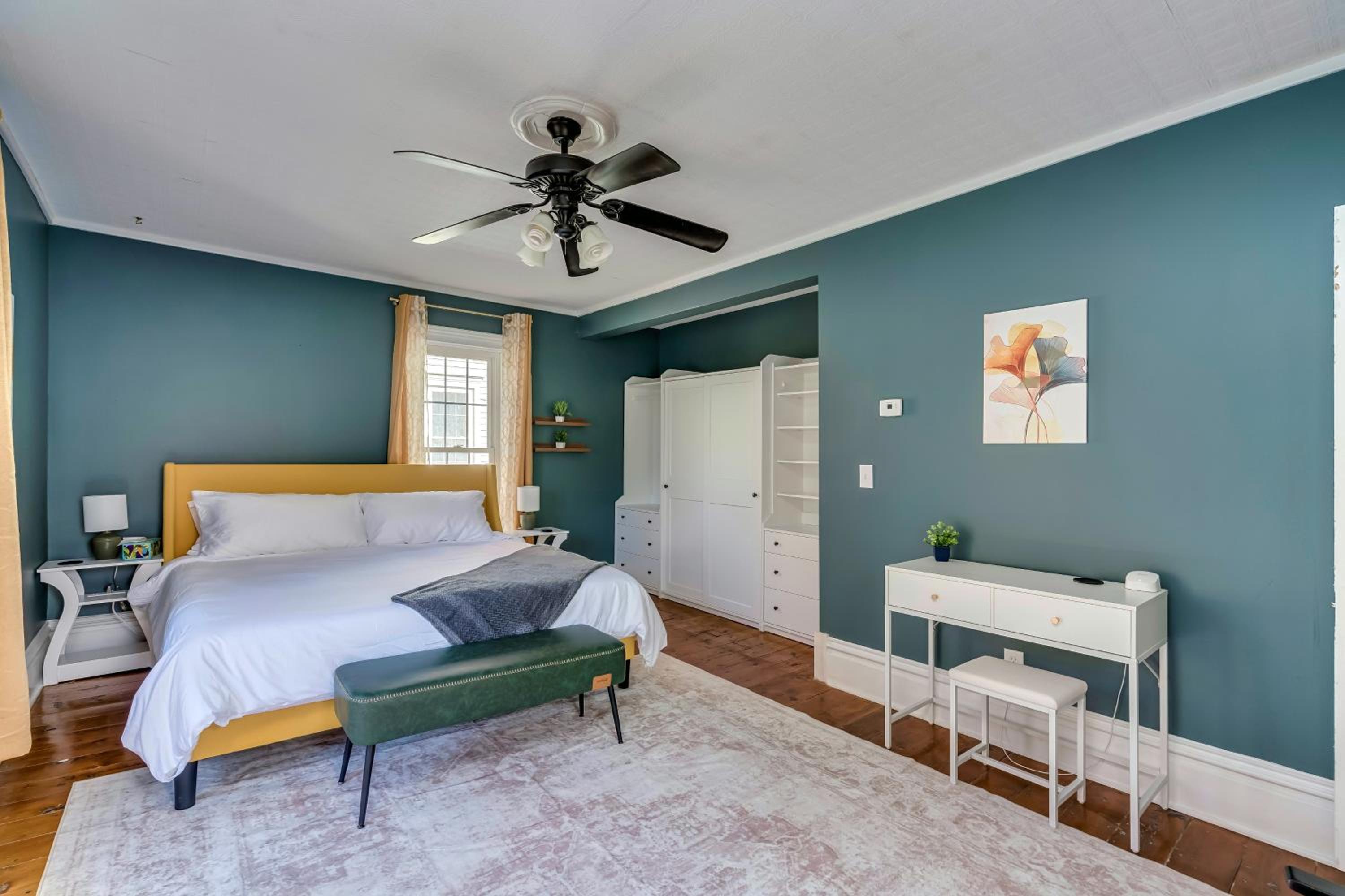 Downtown Spacious Family Oasis