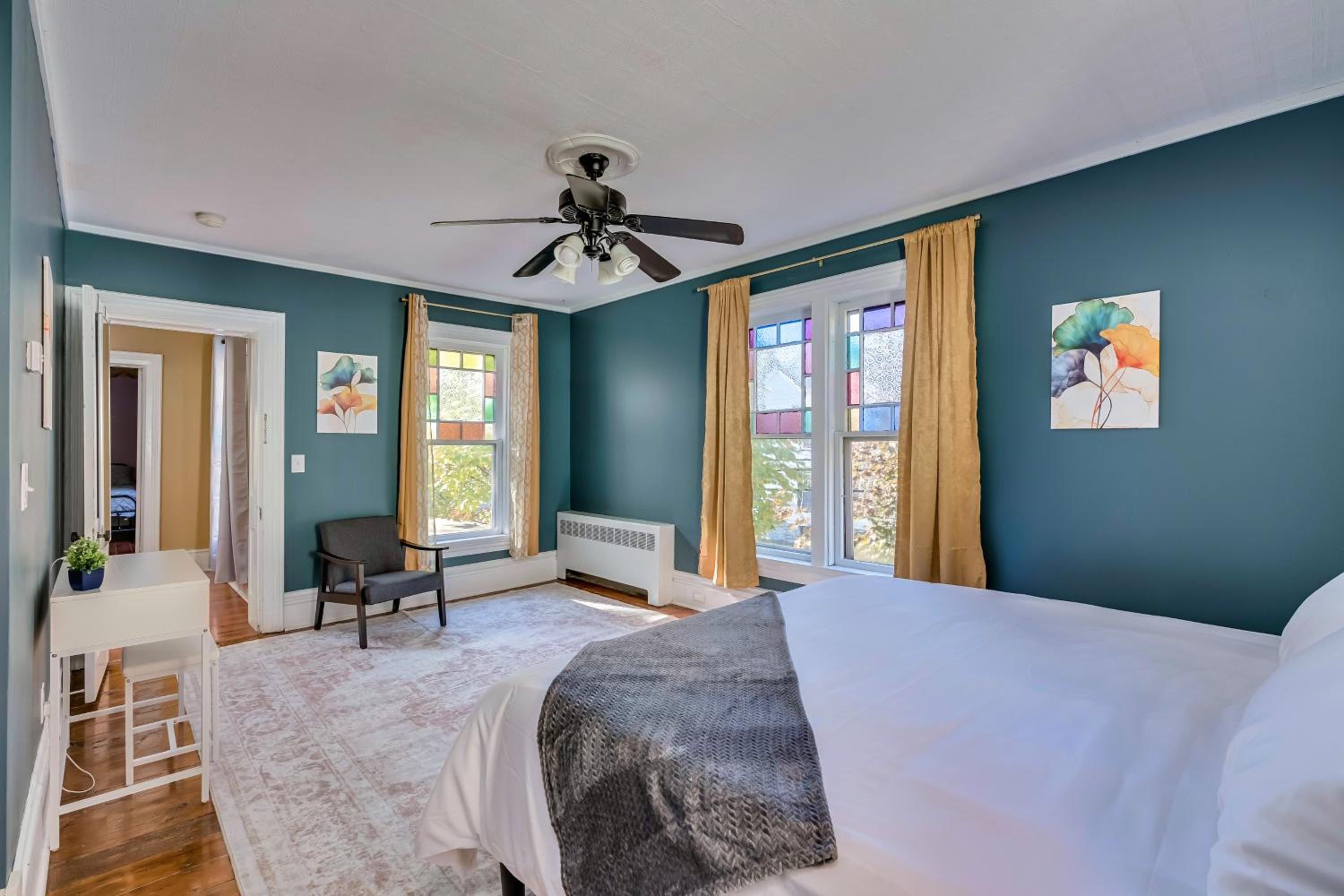 Downtown Spacious Family Oasis