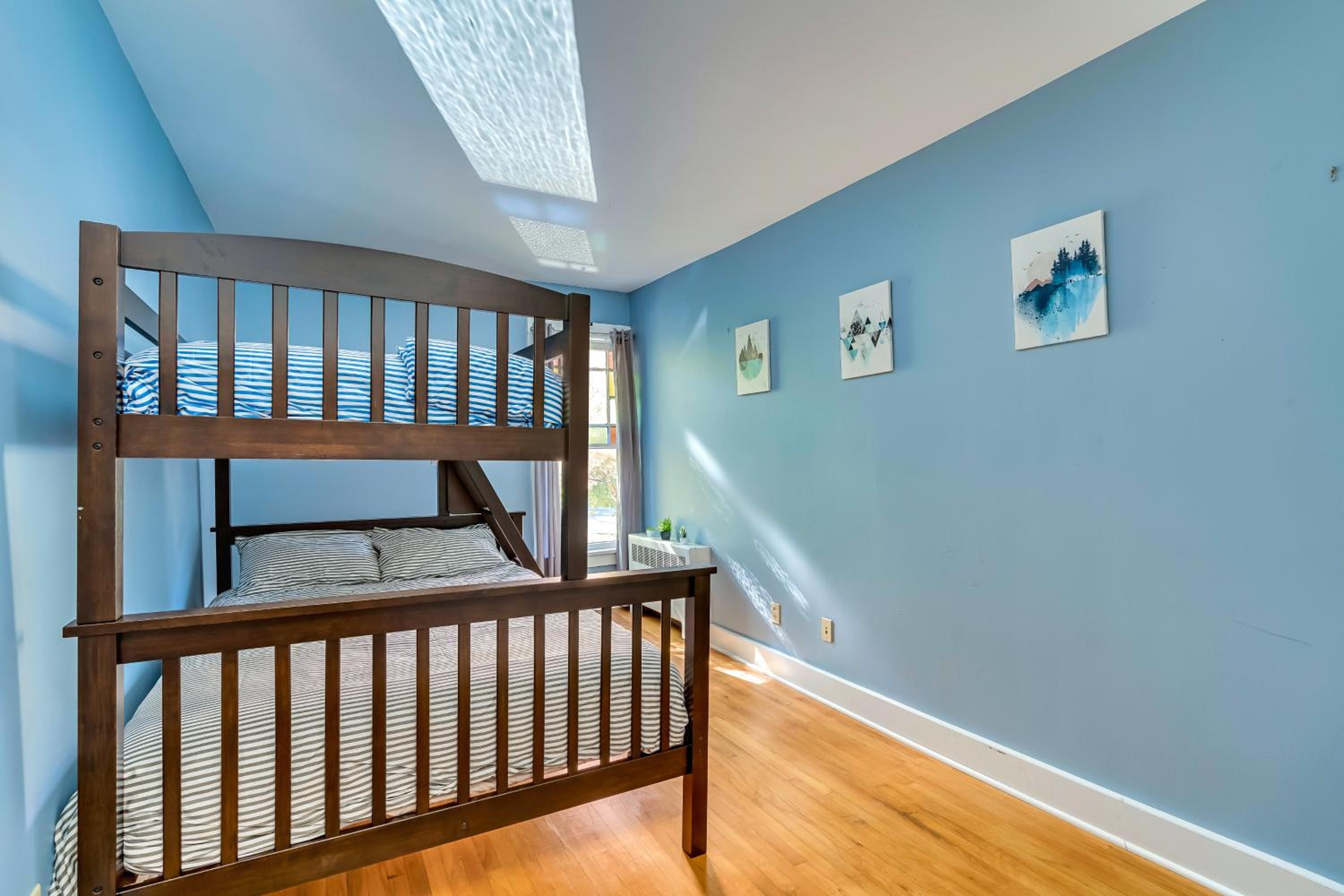 Downtown Spacious Family Oasis