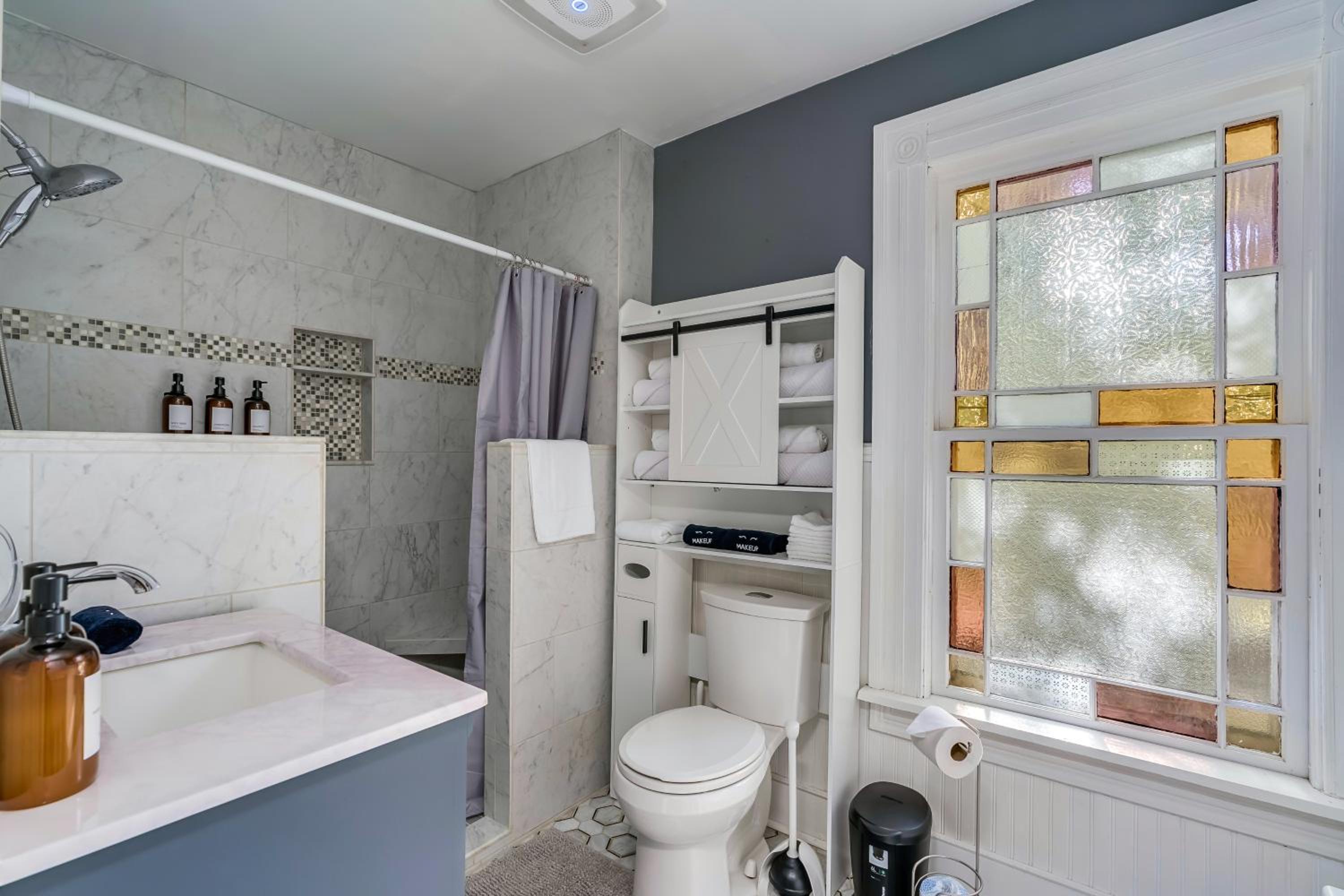 Downtown Spacious Family Oasis