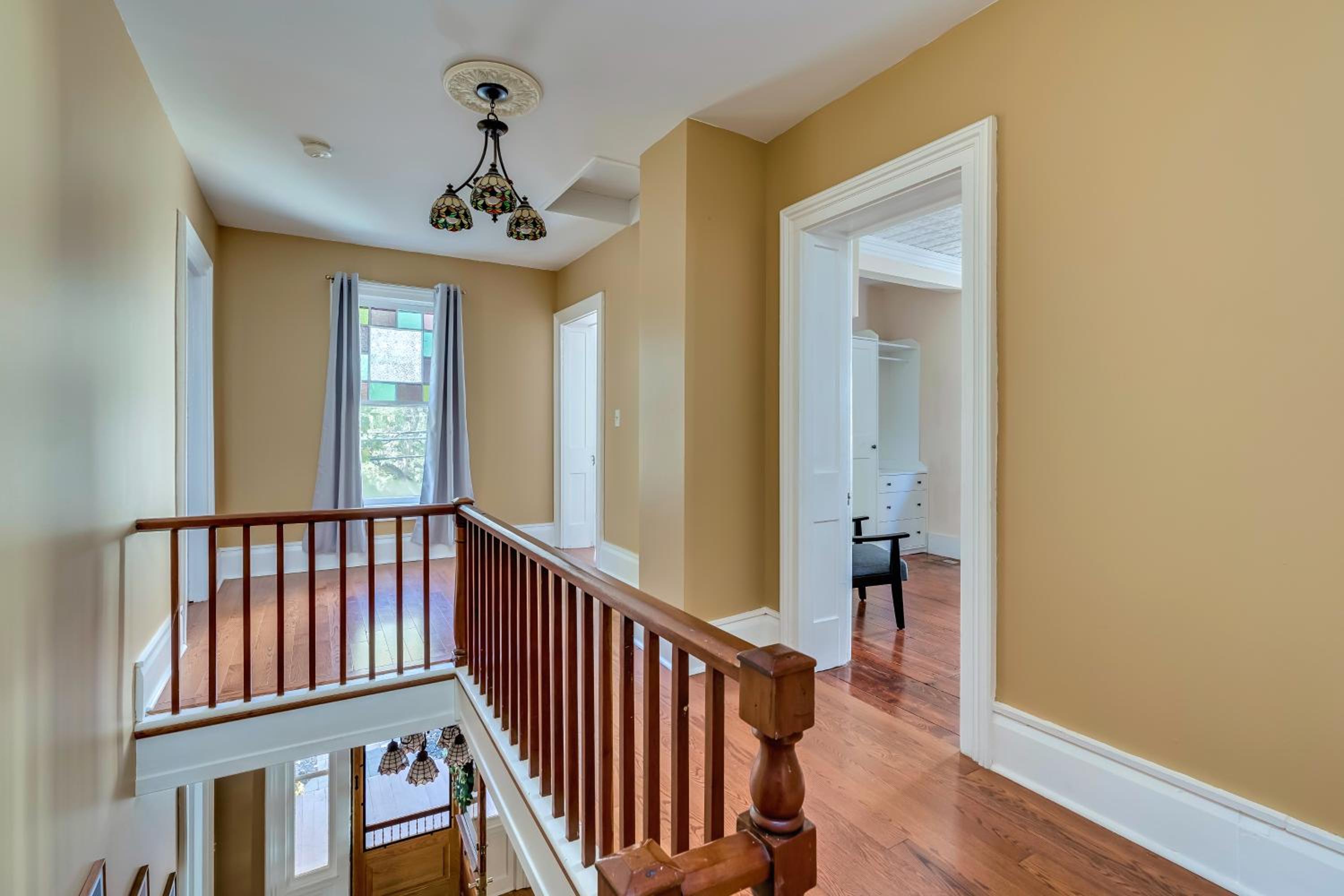 Downtown Spacious Family Oasis