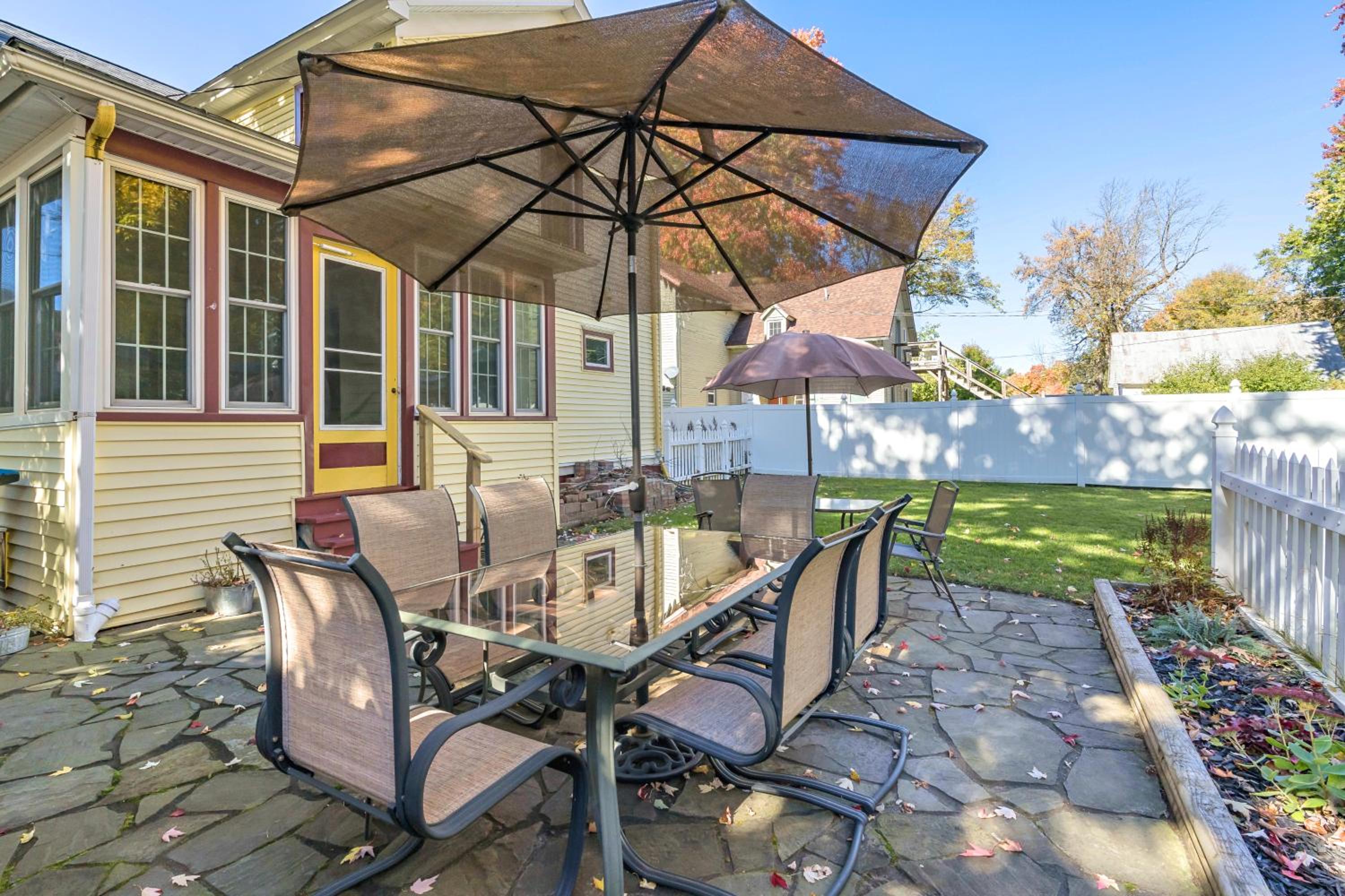 Downtown Spacious Family Oasis