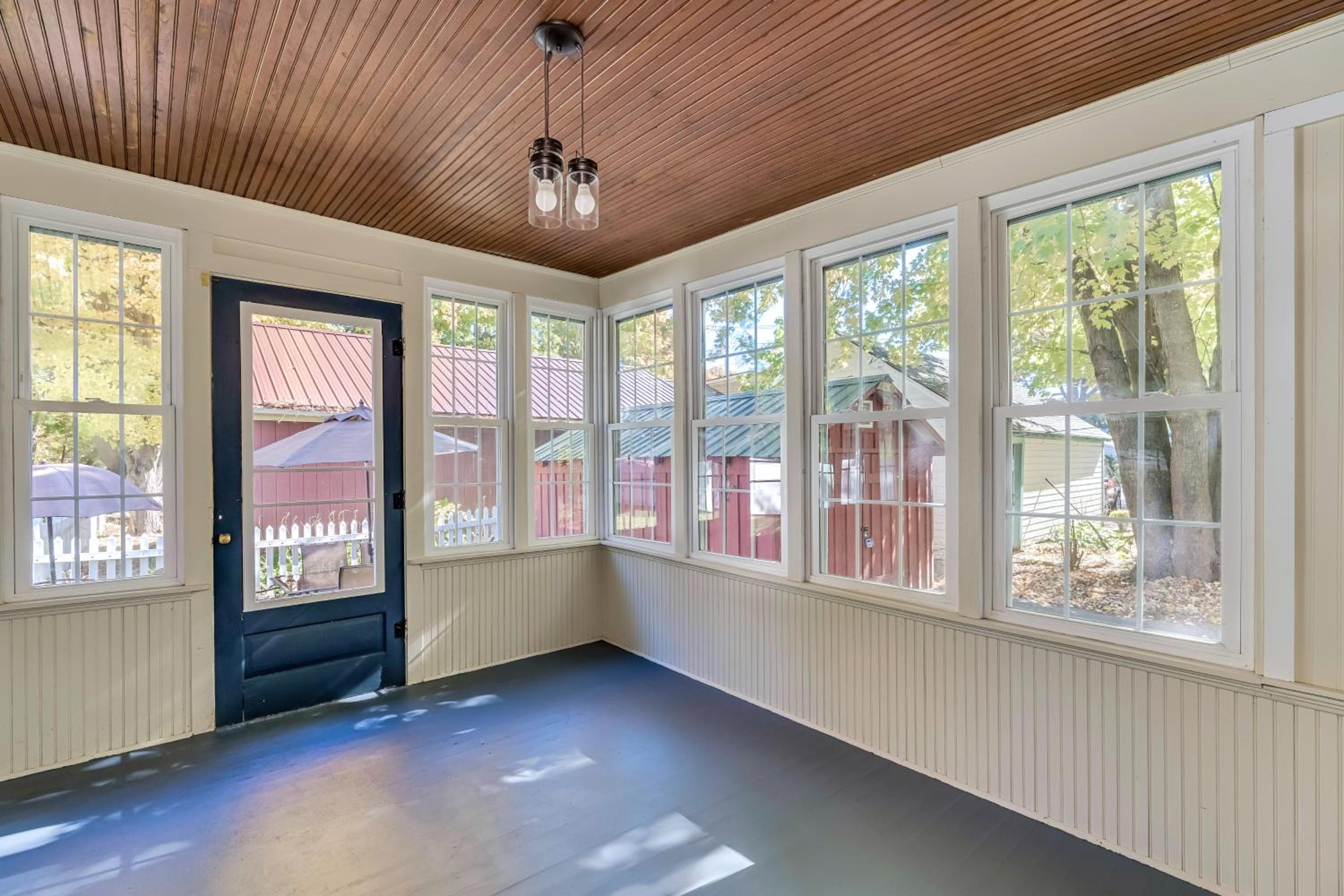 Downtown Spacious Family Oasis