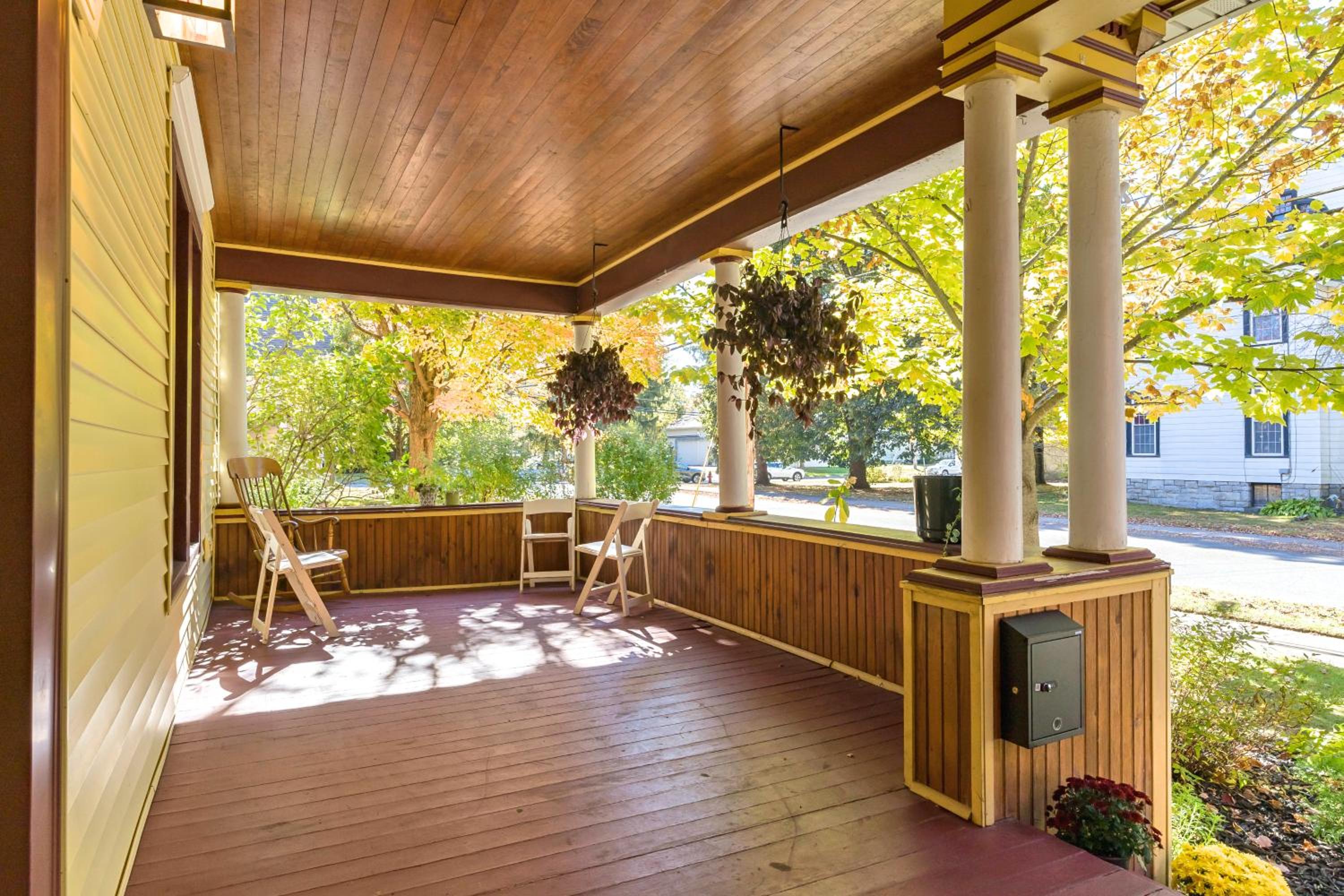 Downtown Spacious Family Oasis
