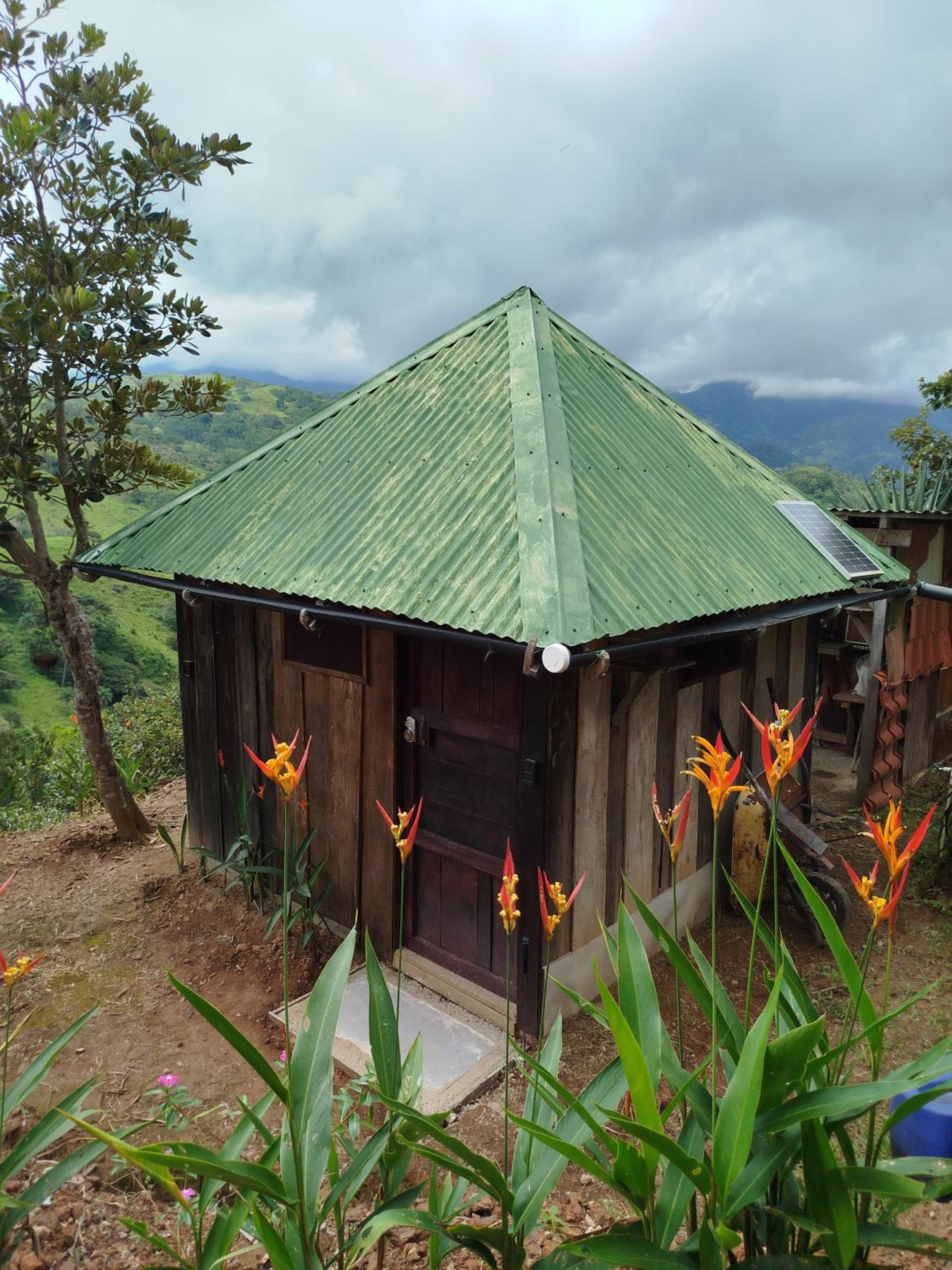 Sustainable, Off-Grid and Organic Cabins on a Farm in a Secluded Cloud Forest, Ultra Low Carbon Footprint, 4x4