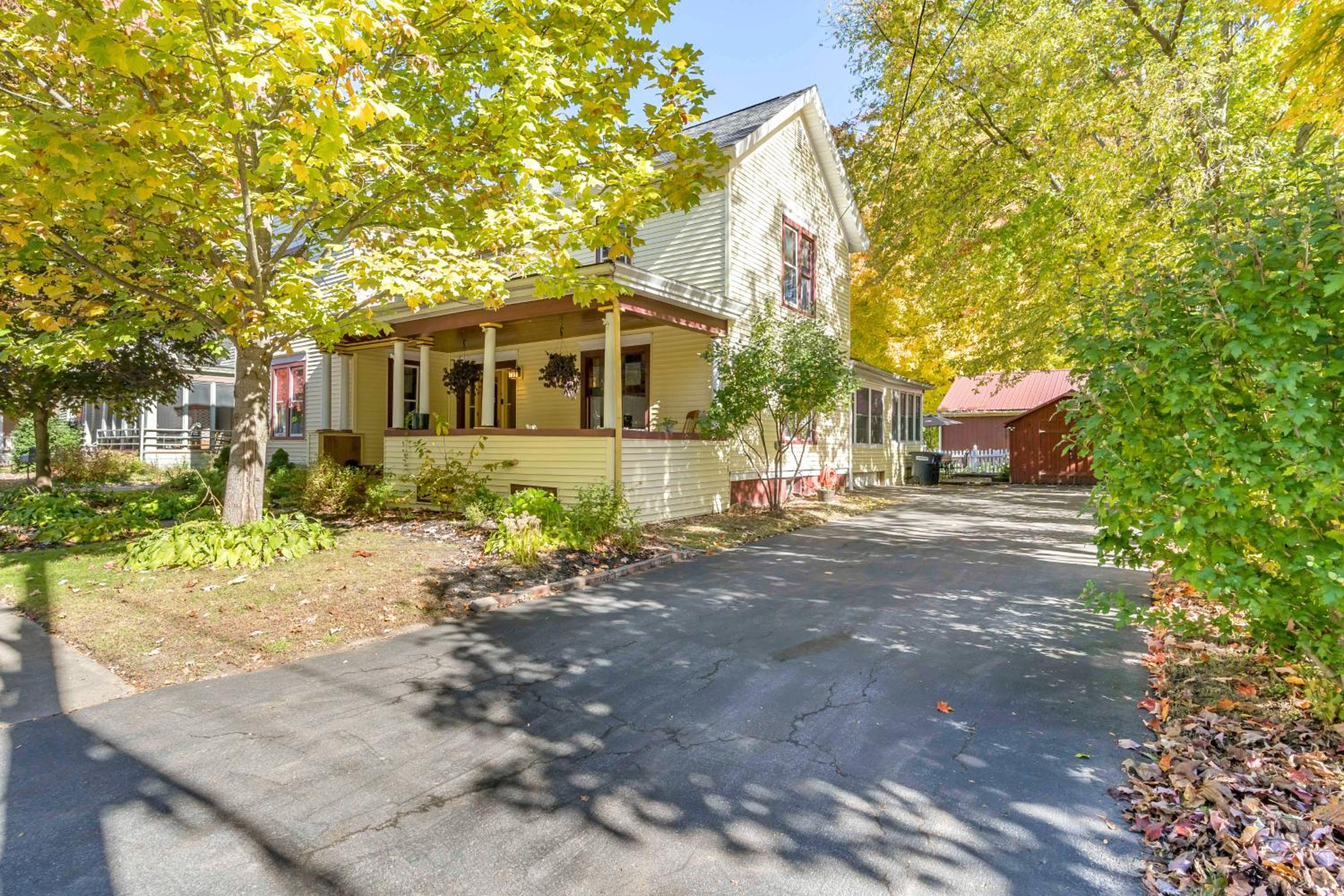 Downtown Spacious Family Oasis