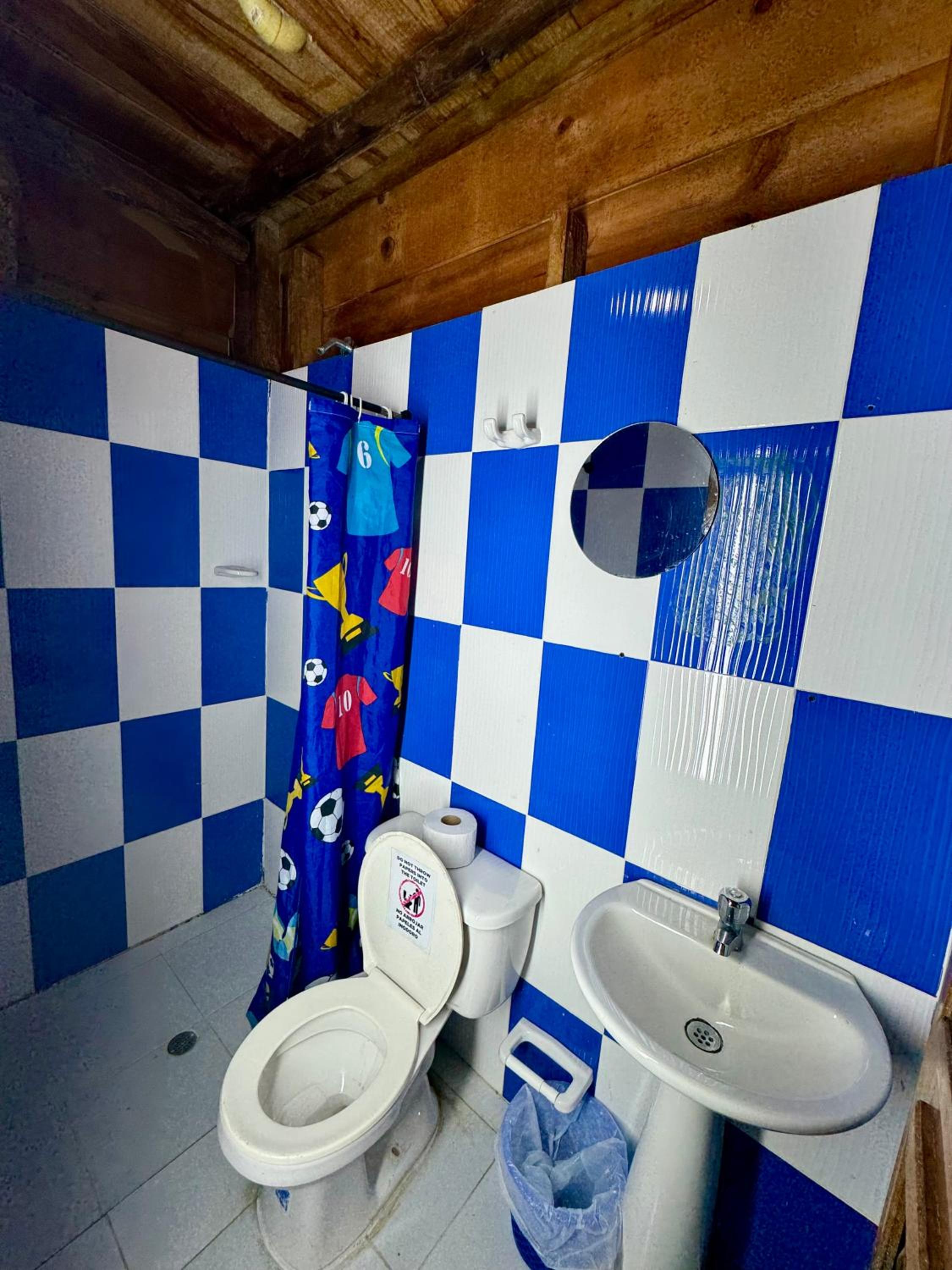 Hostal Nibuni Palomino
