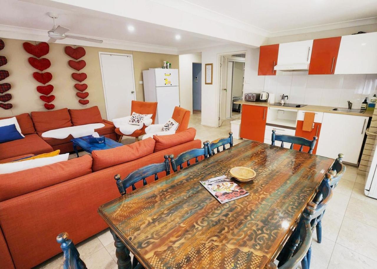 Big family holiday by the Buddina beach