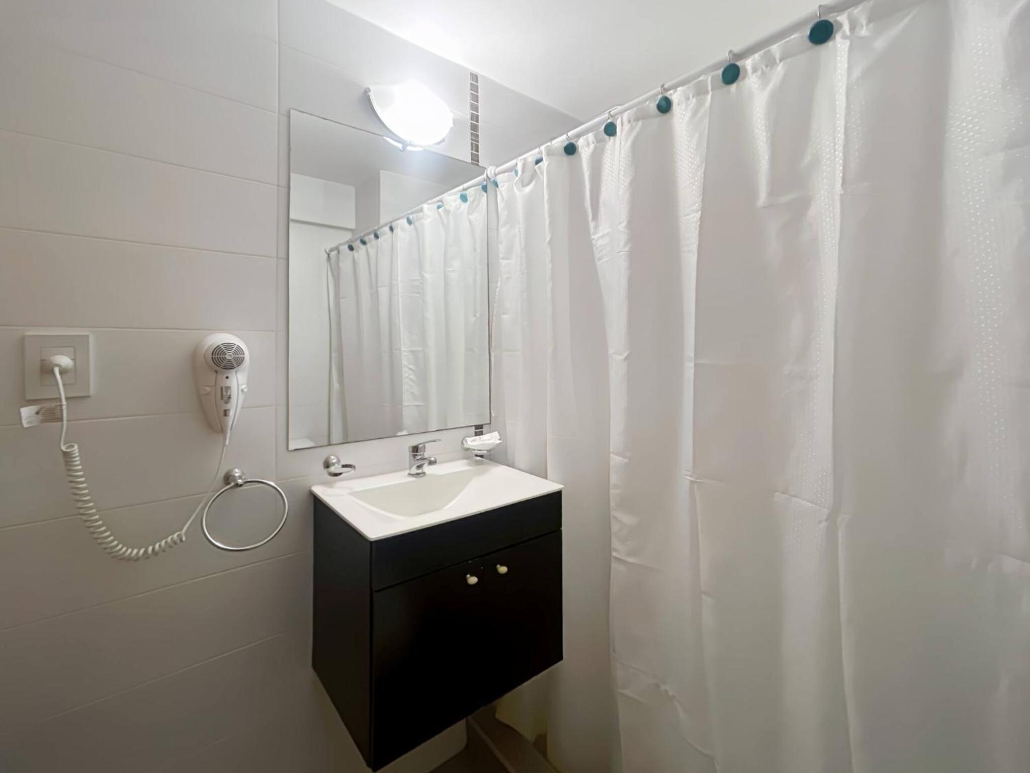 Modern Studio with Amenities in the Heart of the City -U6