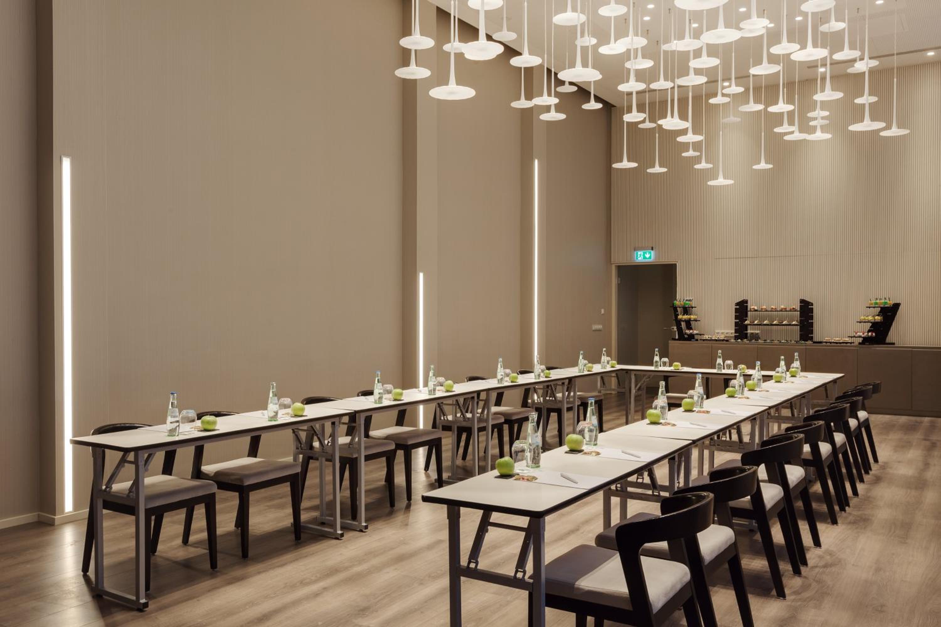 Dresden Vacations - Holiday Inn Dresden - Am Zwinger, an IHG Hotel - Property Image 26