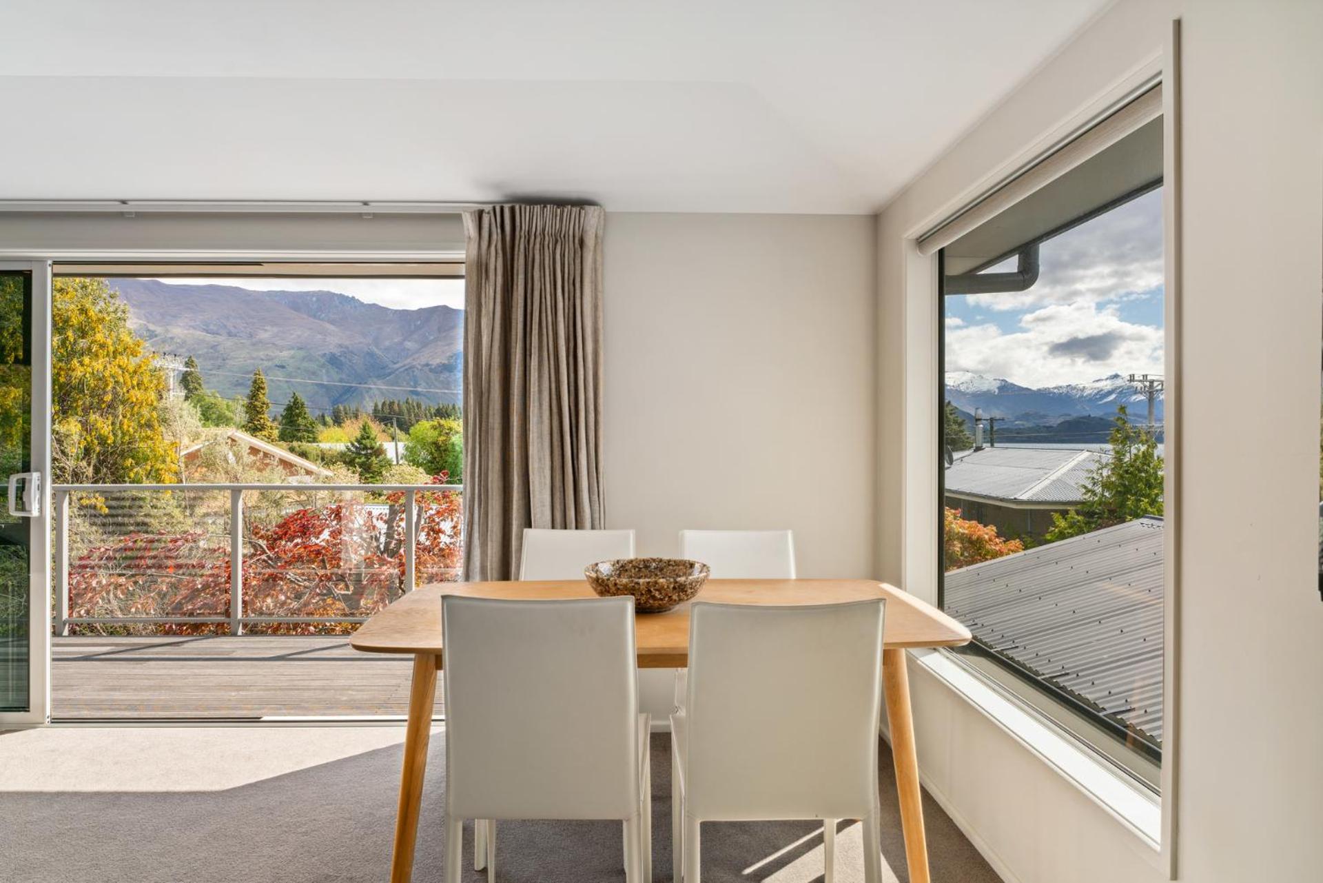Wonderful Warmth - Wanaka Holiday Home view 5
