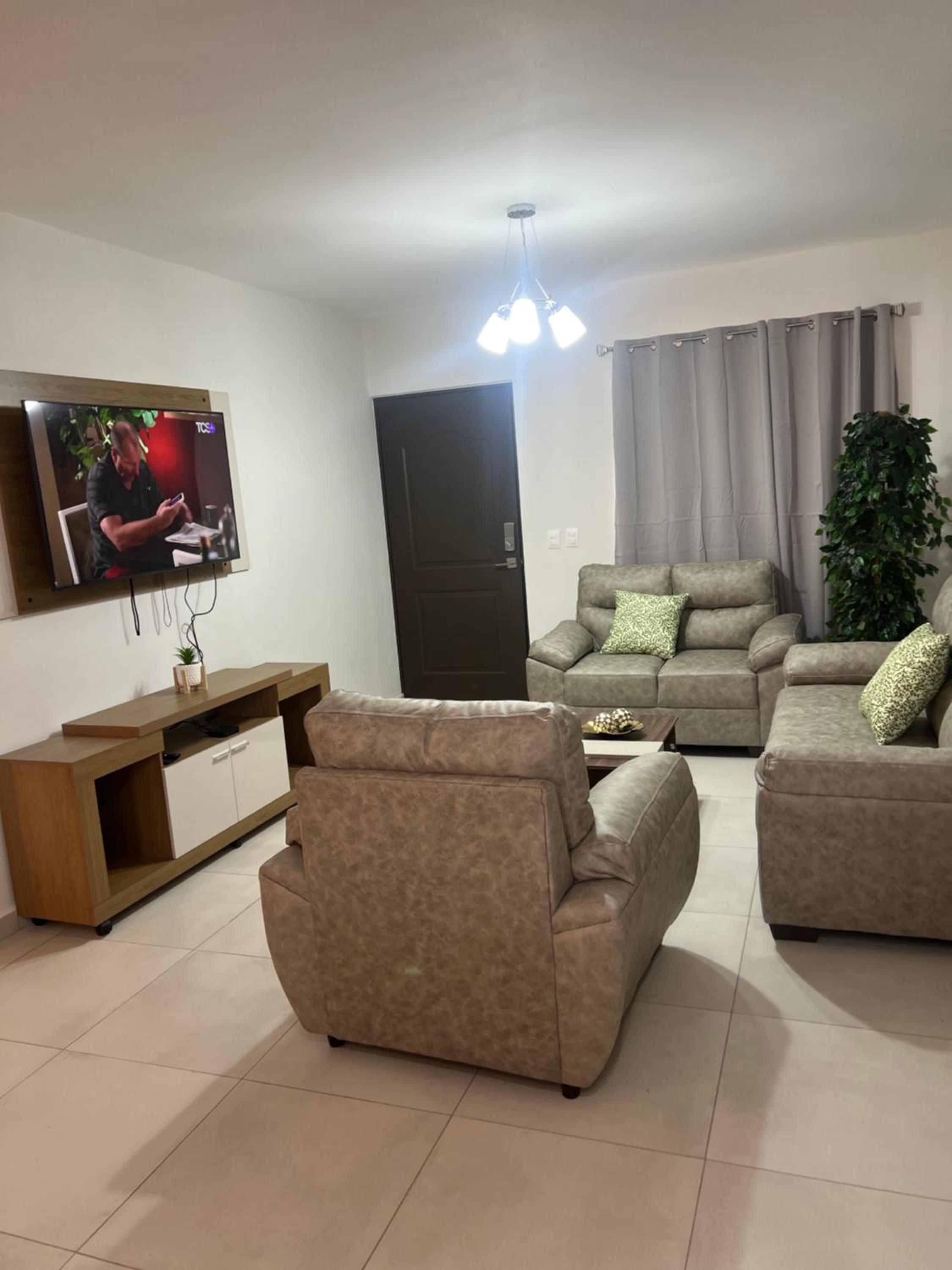 Beautiful Modern Home in Res San Andres