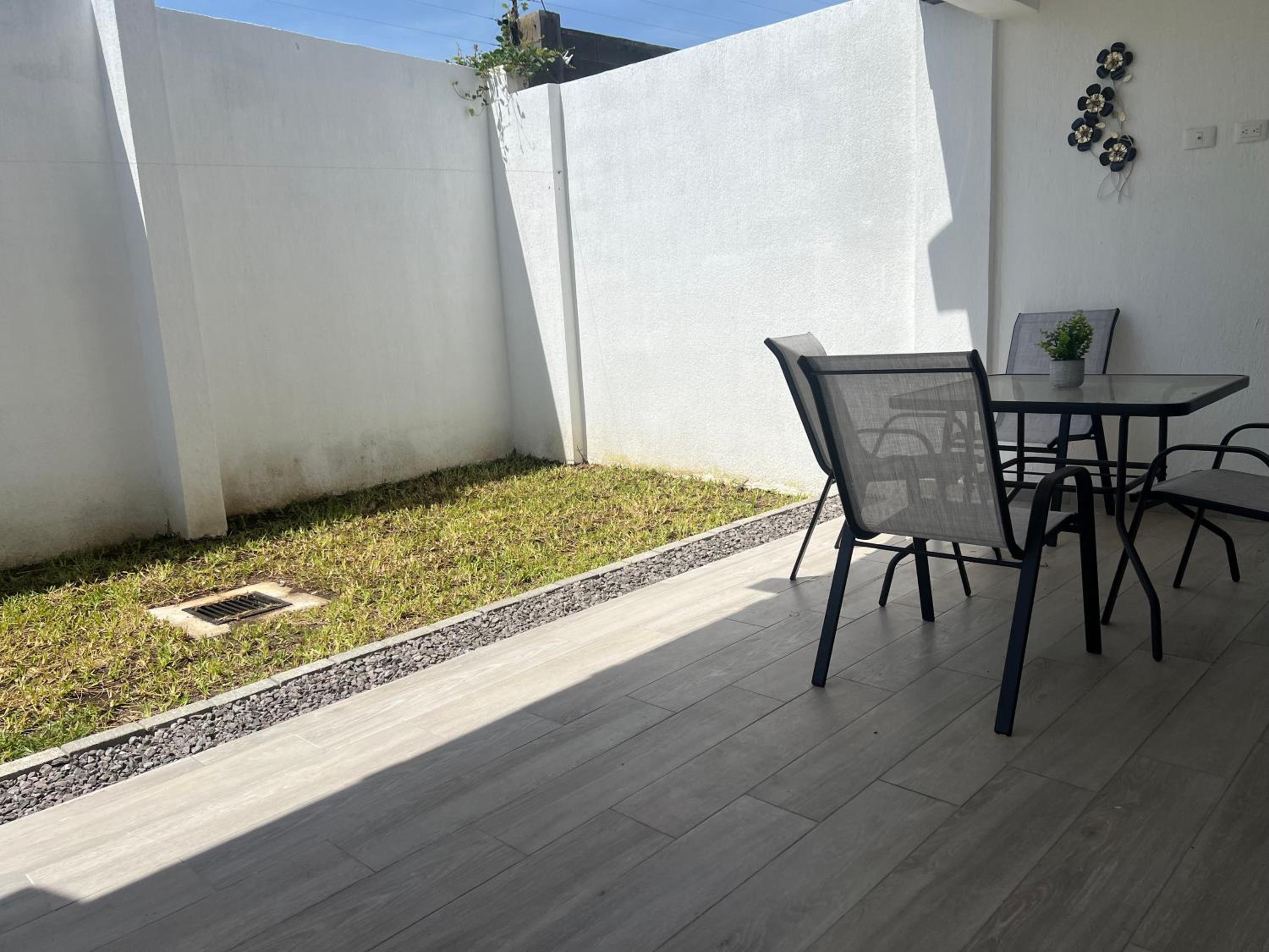 Beautiful Modern Home in Res San Andres
