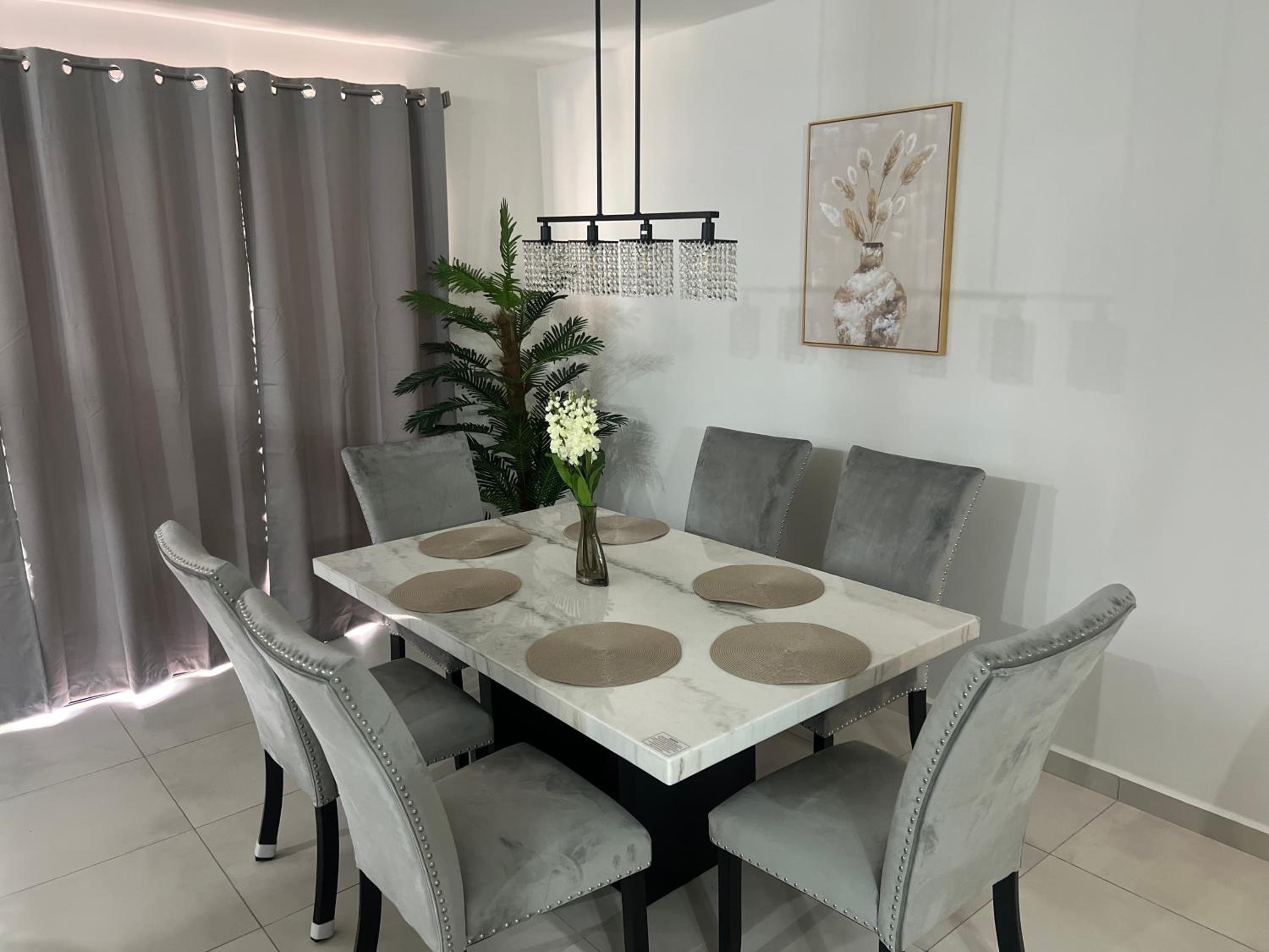 Beautiful Modern Home in Res San Andres