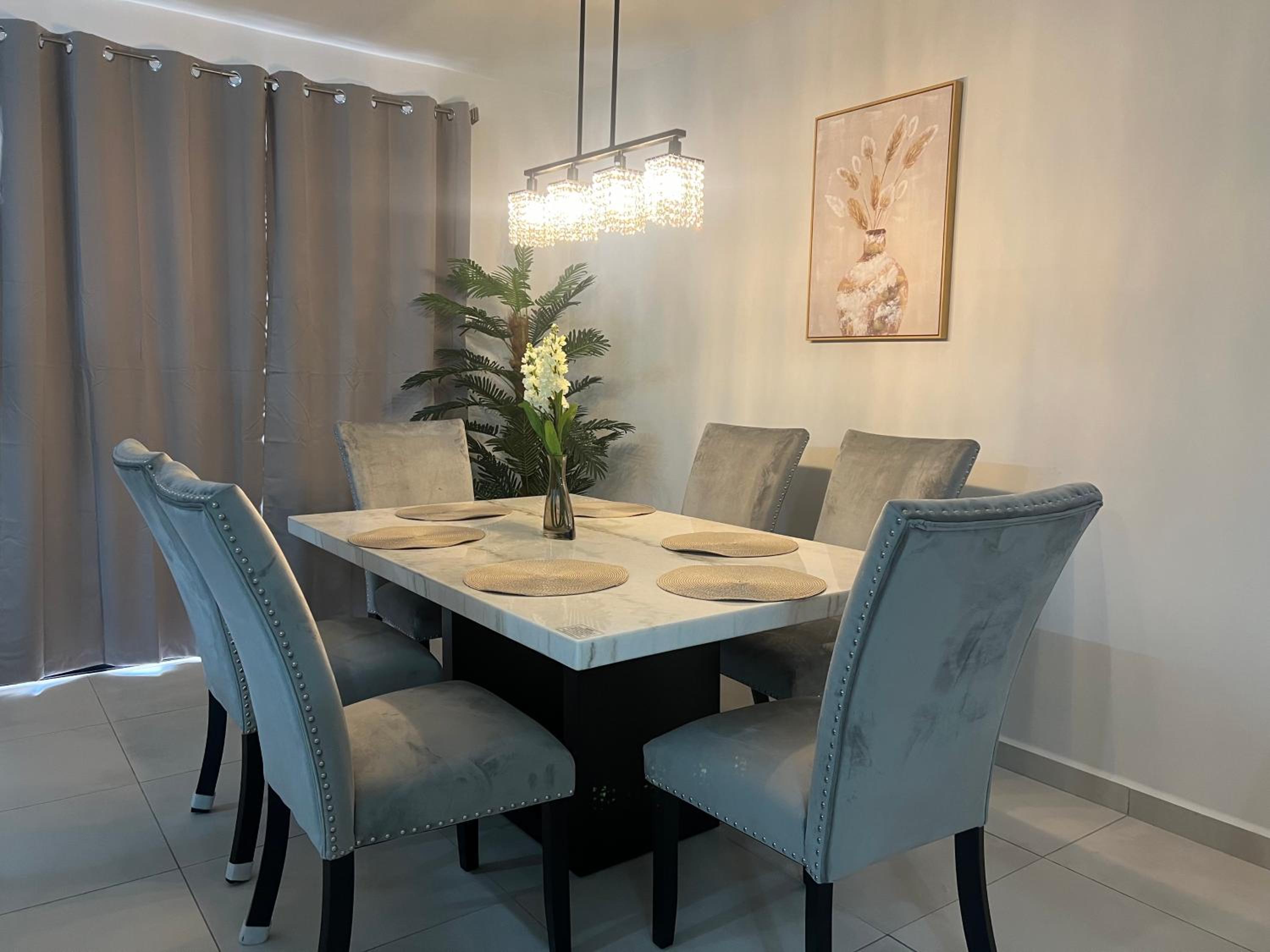 Beautiful Modern Home in Res San Andres