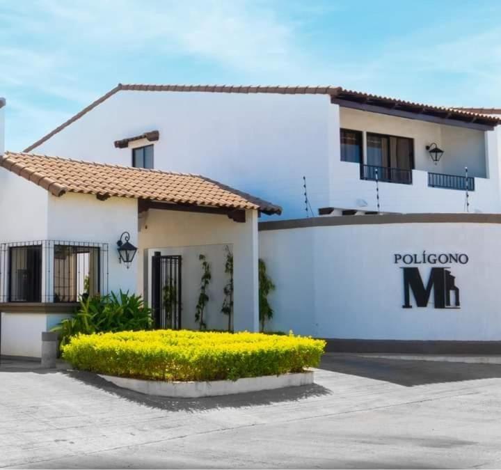 Beautiful Modern Home in Res San Andres
