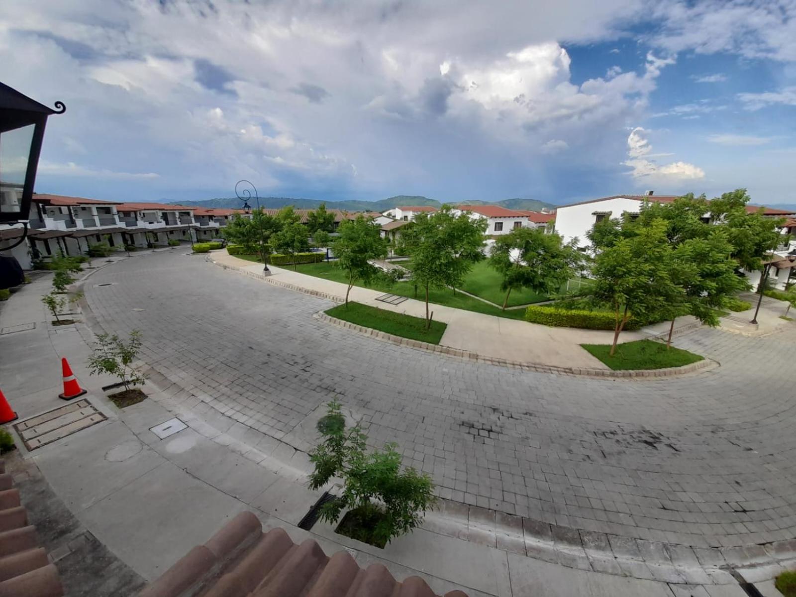 Beautiful Modern Home in Res San Andres