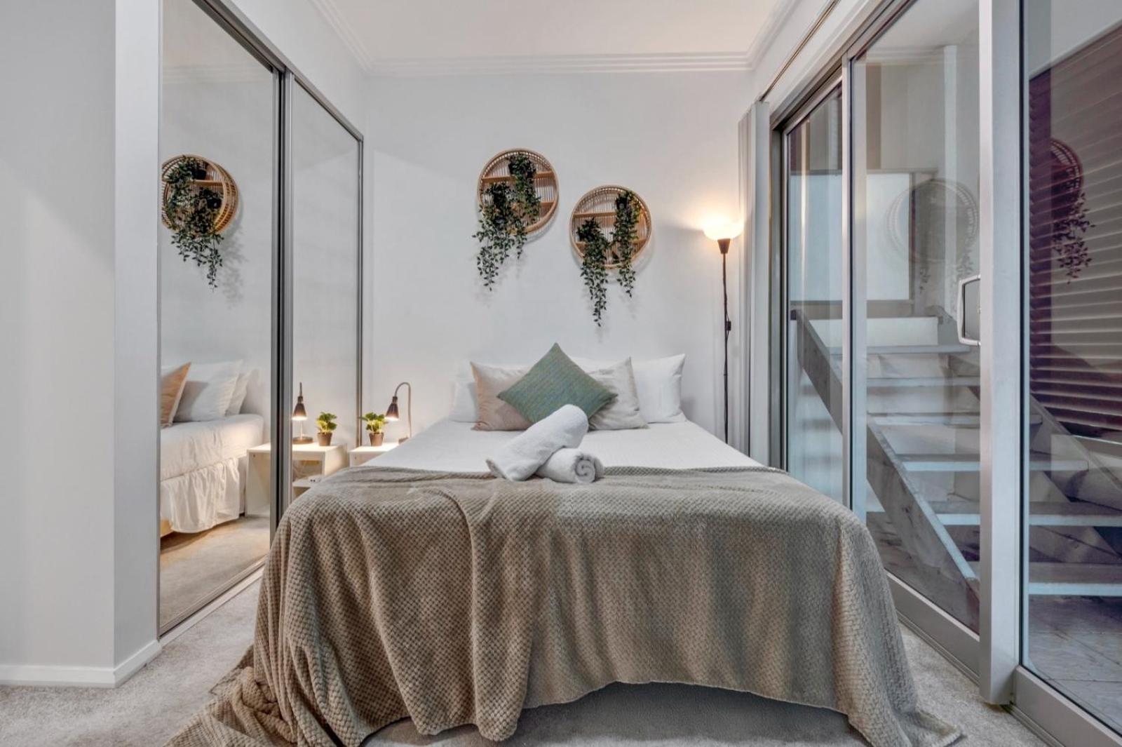 Luxury Retreat Sydney Airport Direct Train Line