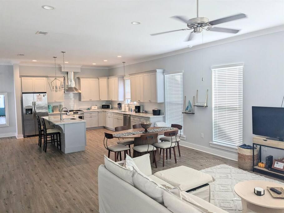 Tegarden Cottage at Gulfport Beach view 5